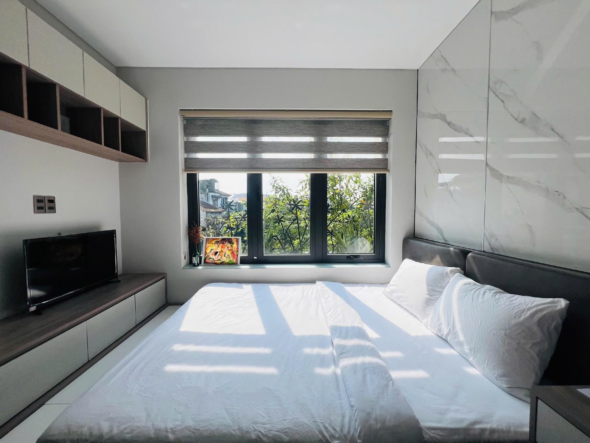 Superior - 1 Double Bed with River View