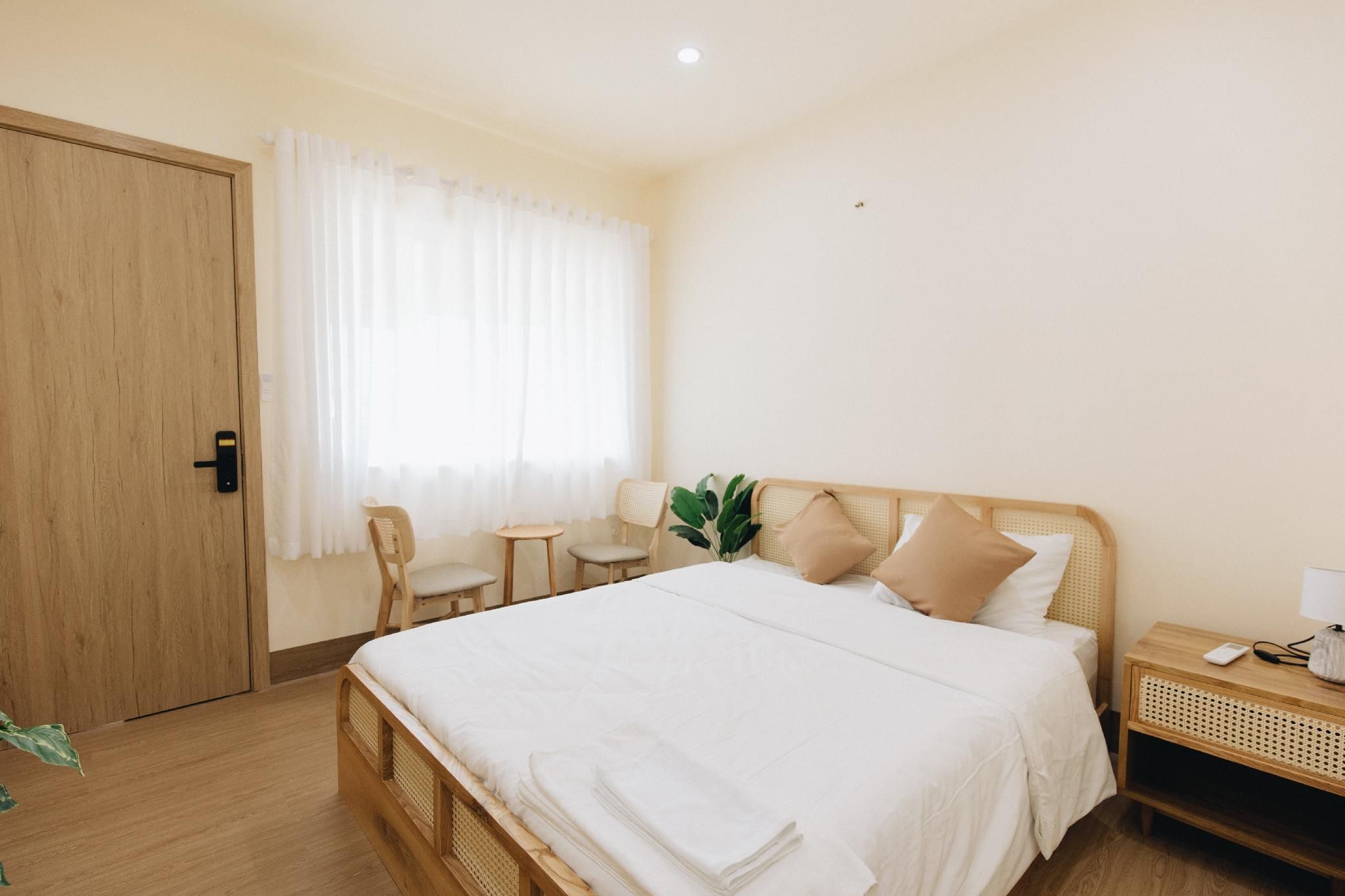 Superior - 1 Double Bed with River View