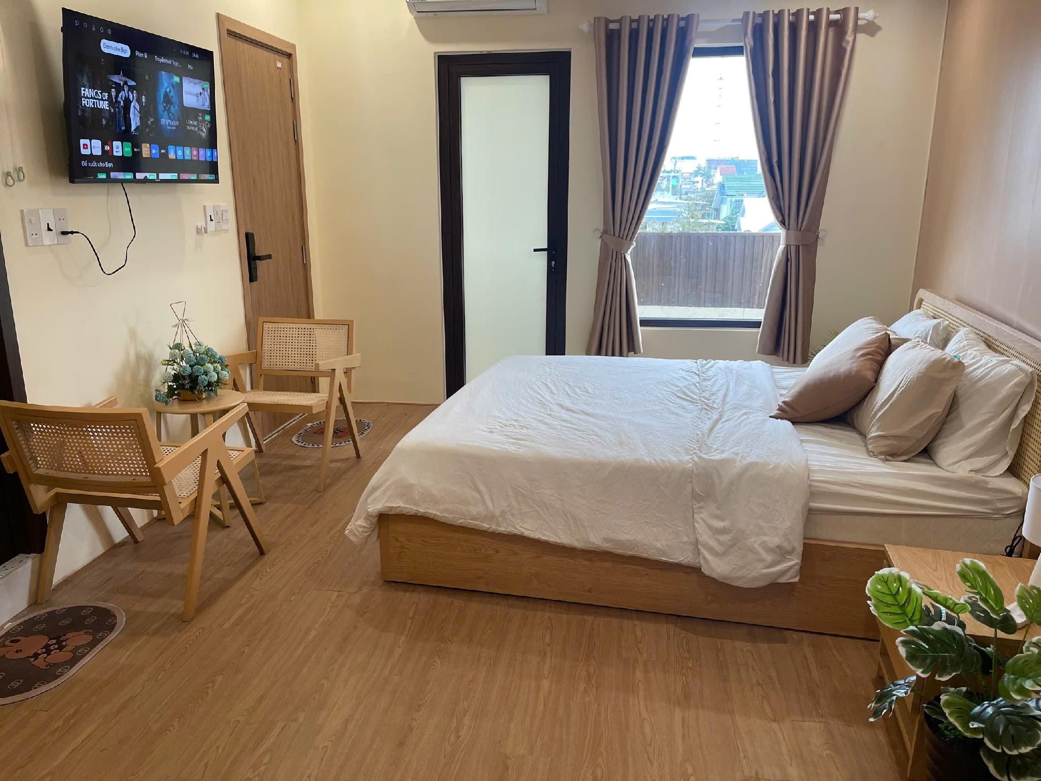 1-Bedroom Balcony Suite