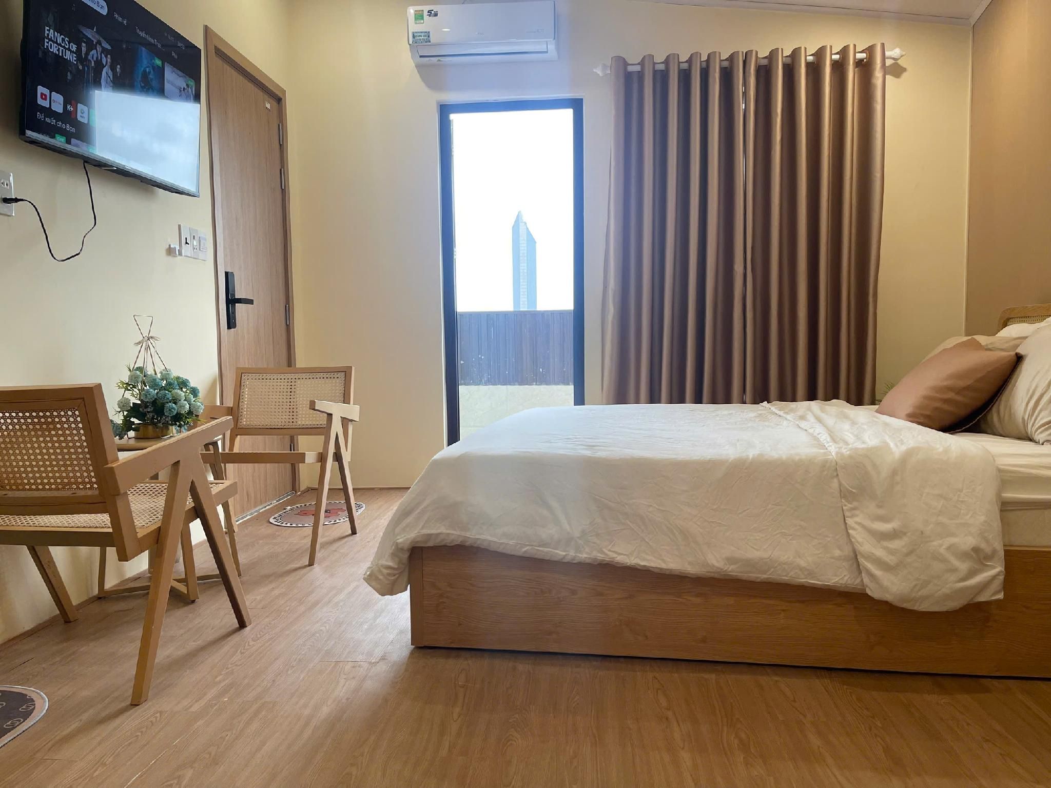 1-Bedroom Balcony Suite