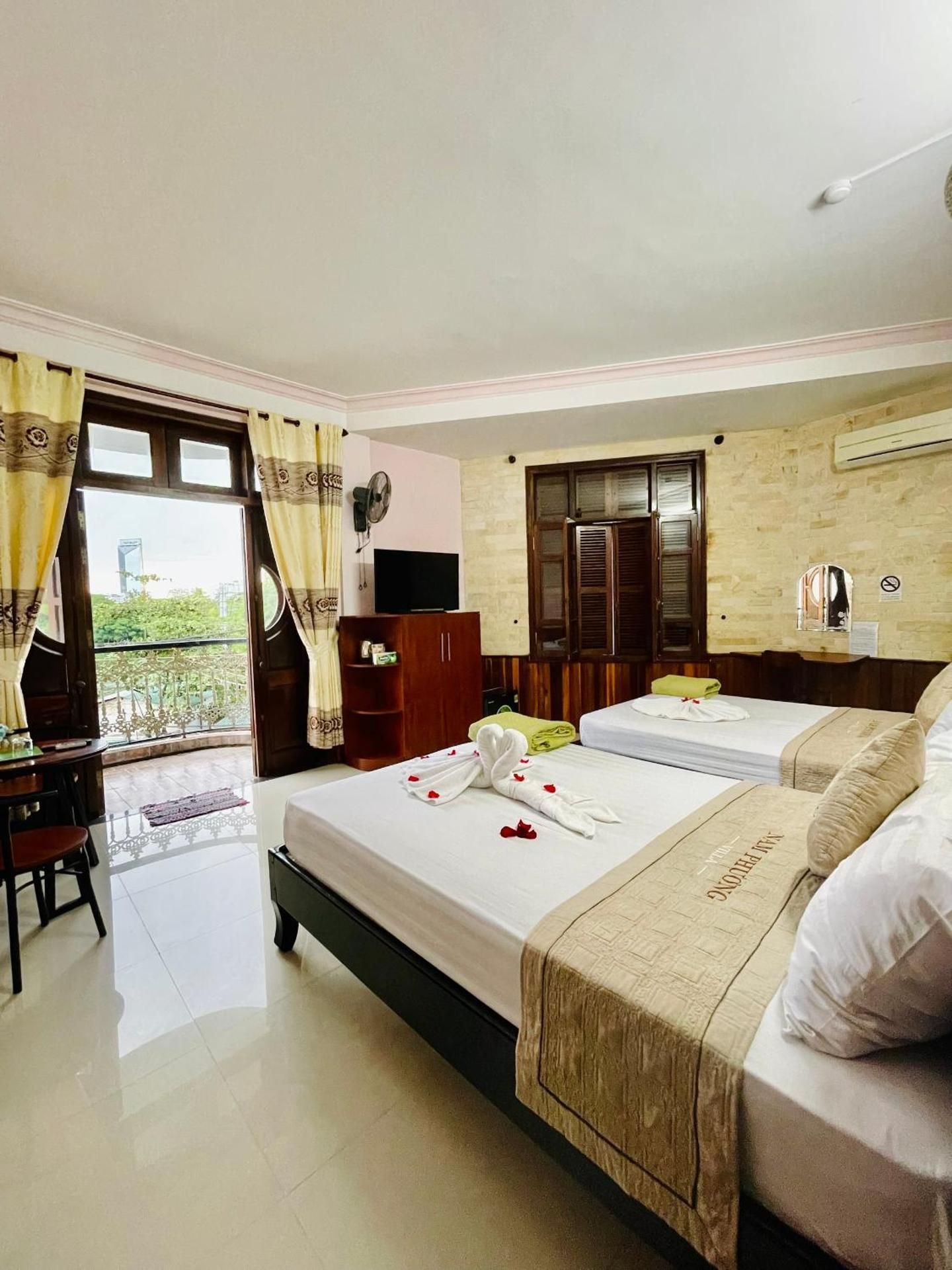 Deluxe Family Room