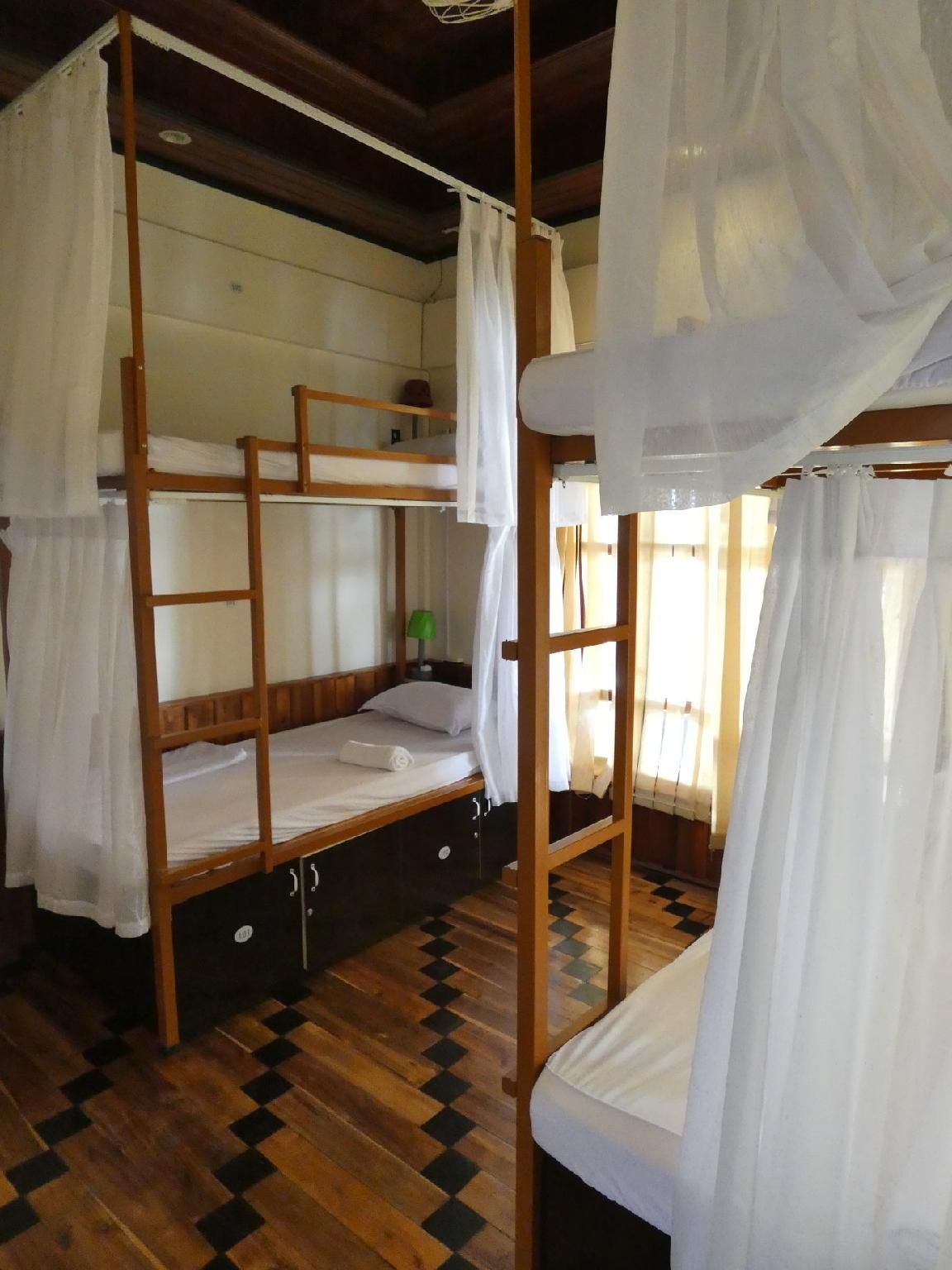 Bed in 6-Bed Mixed Dorm Shared Bathroom