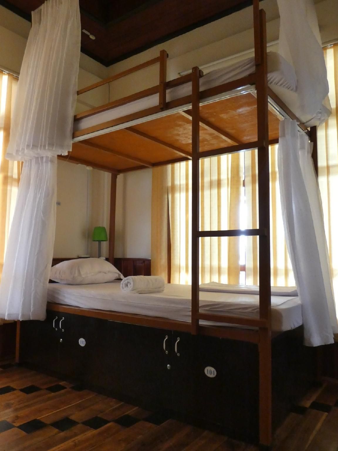 Bed in 6-Bed Mixed Dorm Shared Bathroom