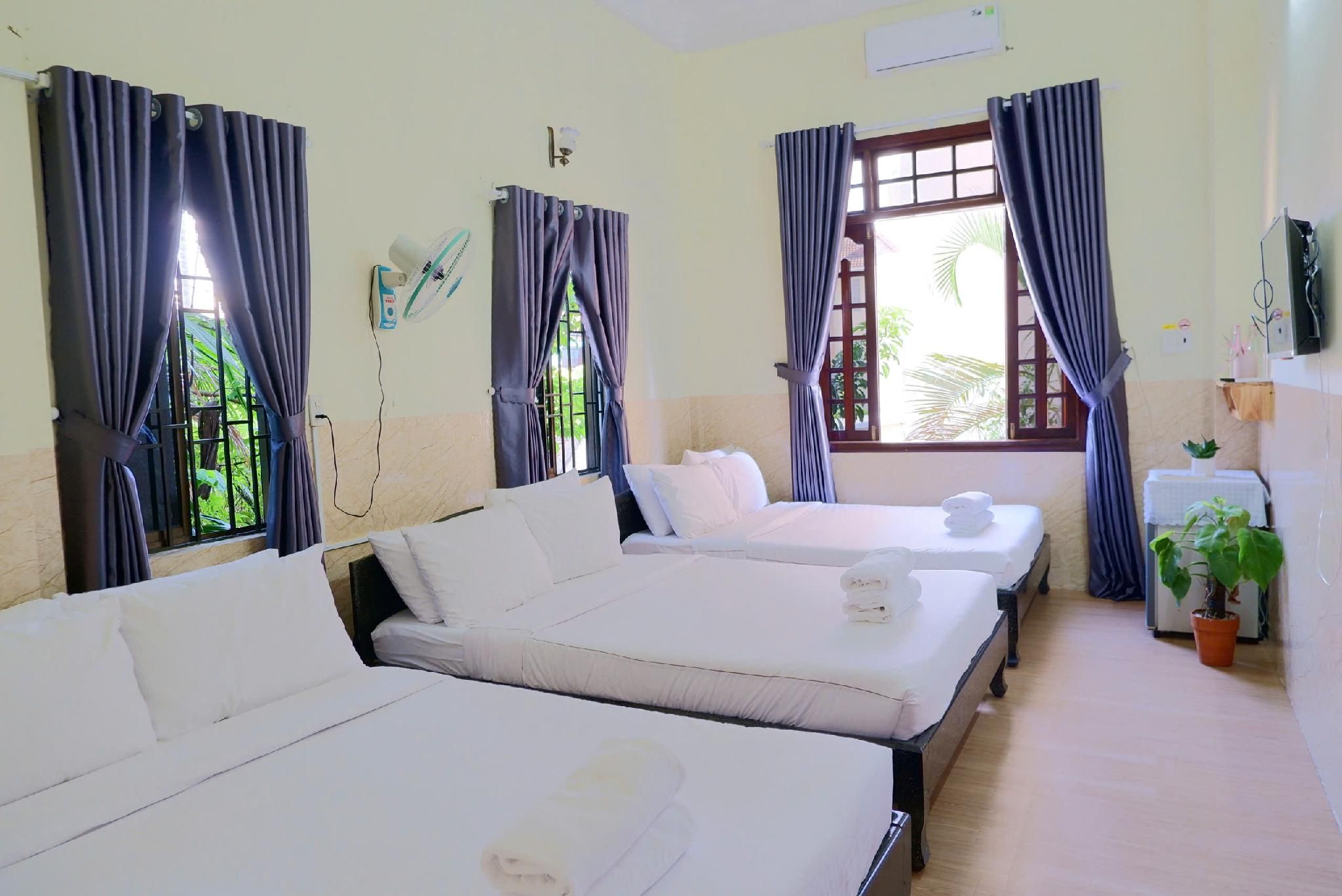 Family Room with 3 Beds