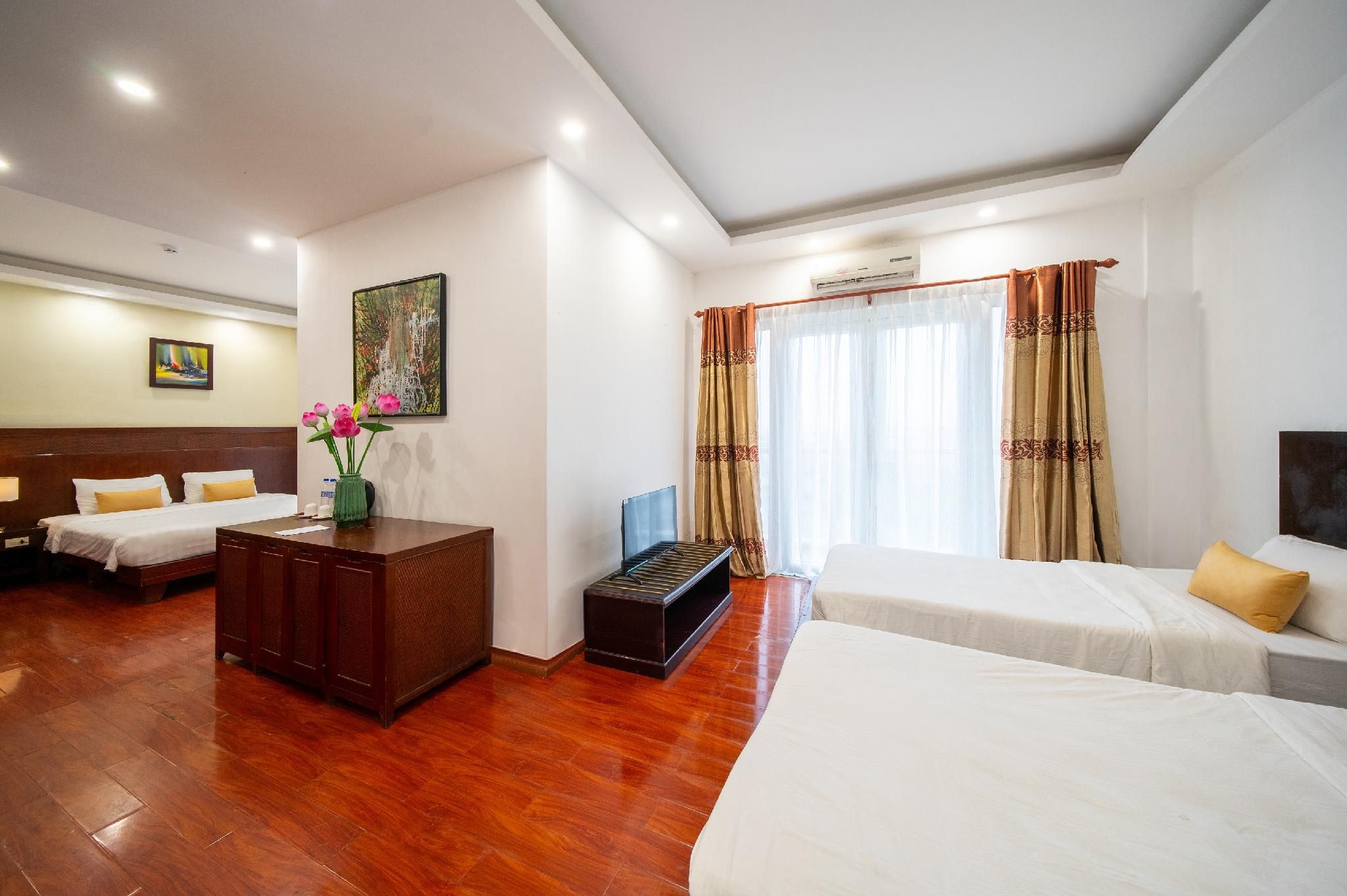 Deluxe Family Room