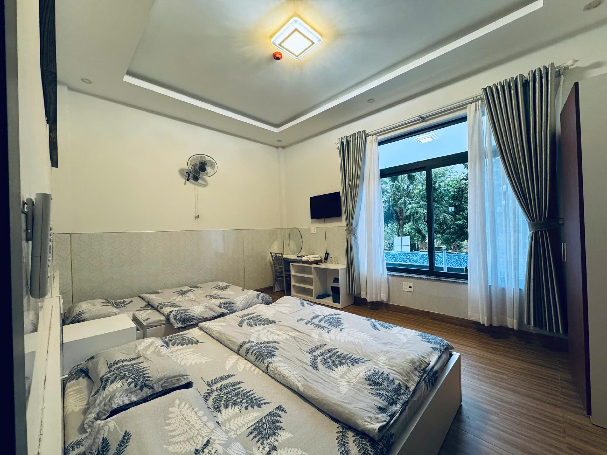 Deluxe Twin Room with Pool View