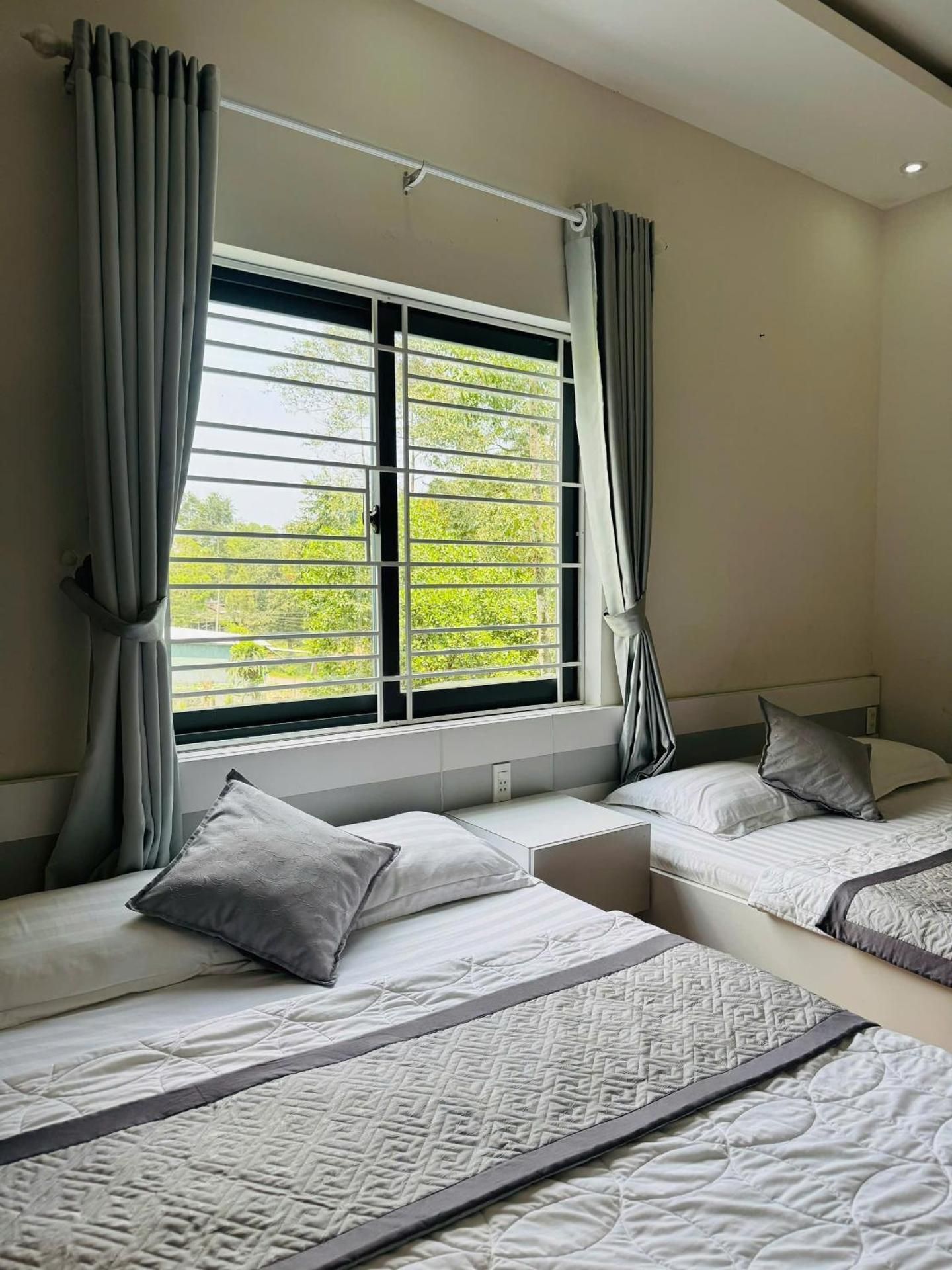 Family Room with Garden View