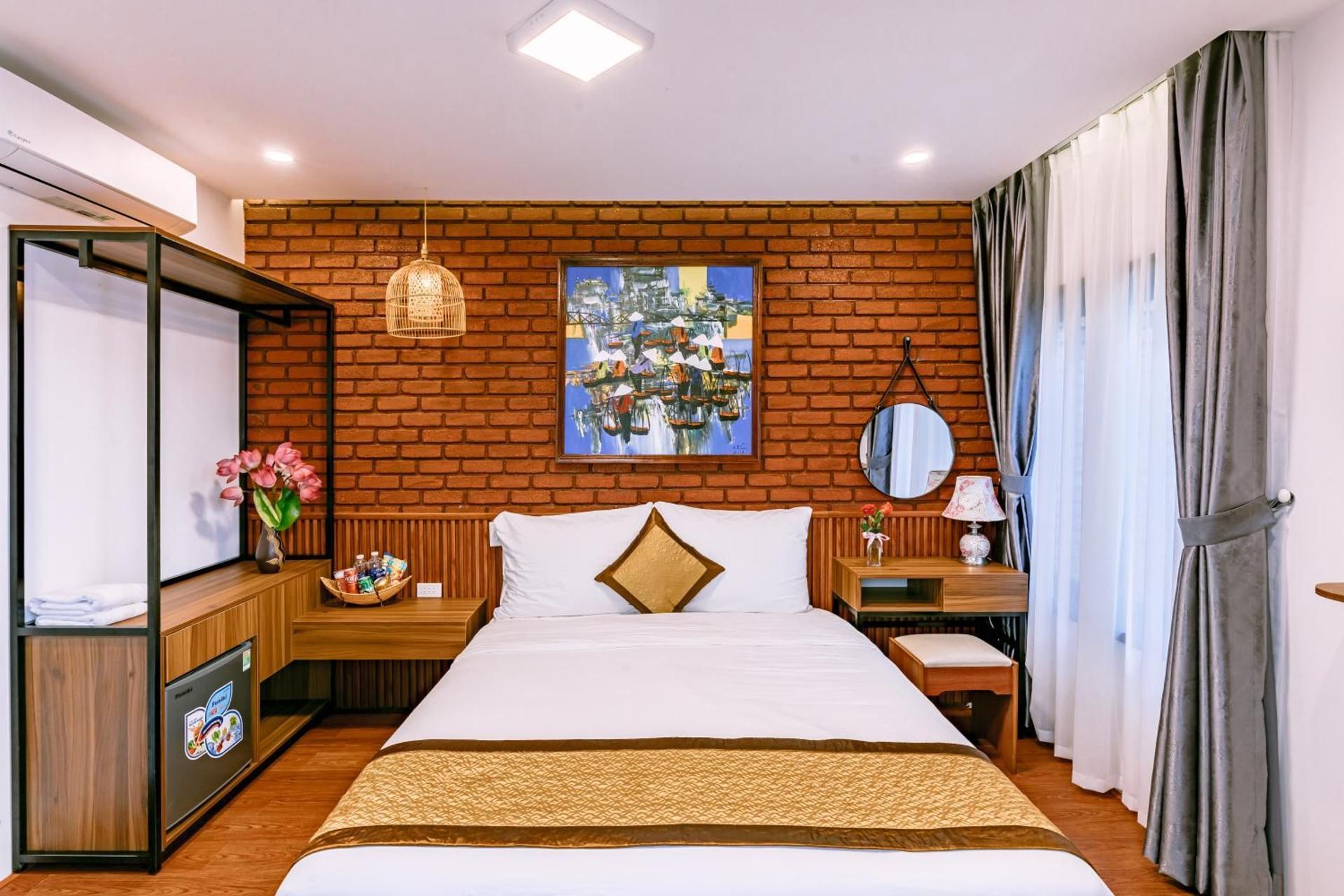 Garden View King Room