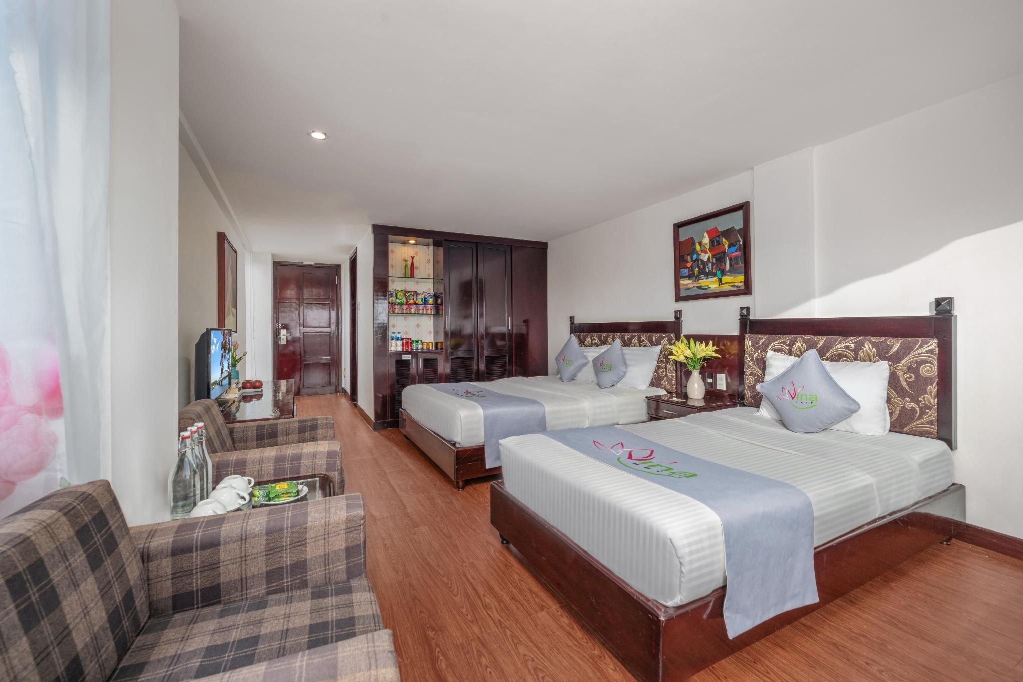 Deluxe Triple City View Room