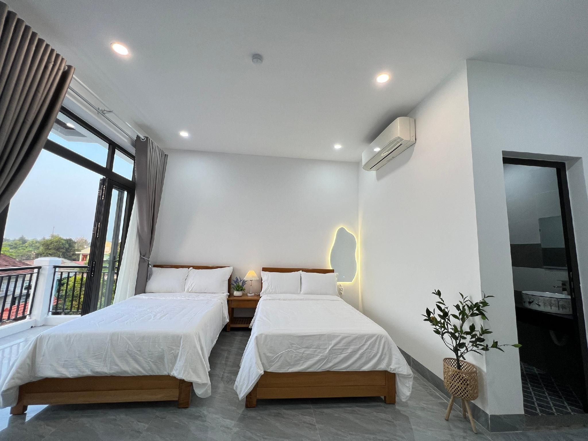 Twin Room with Balcony