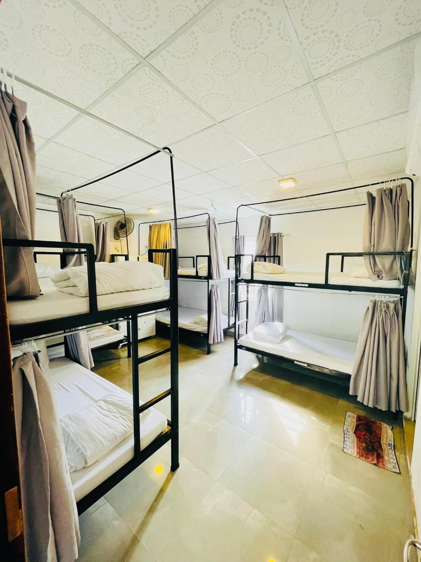 8-Bed Mixed Dormitory Room