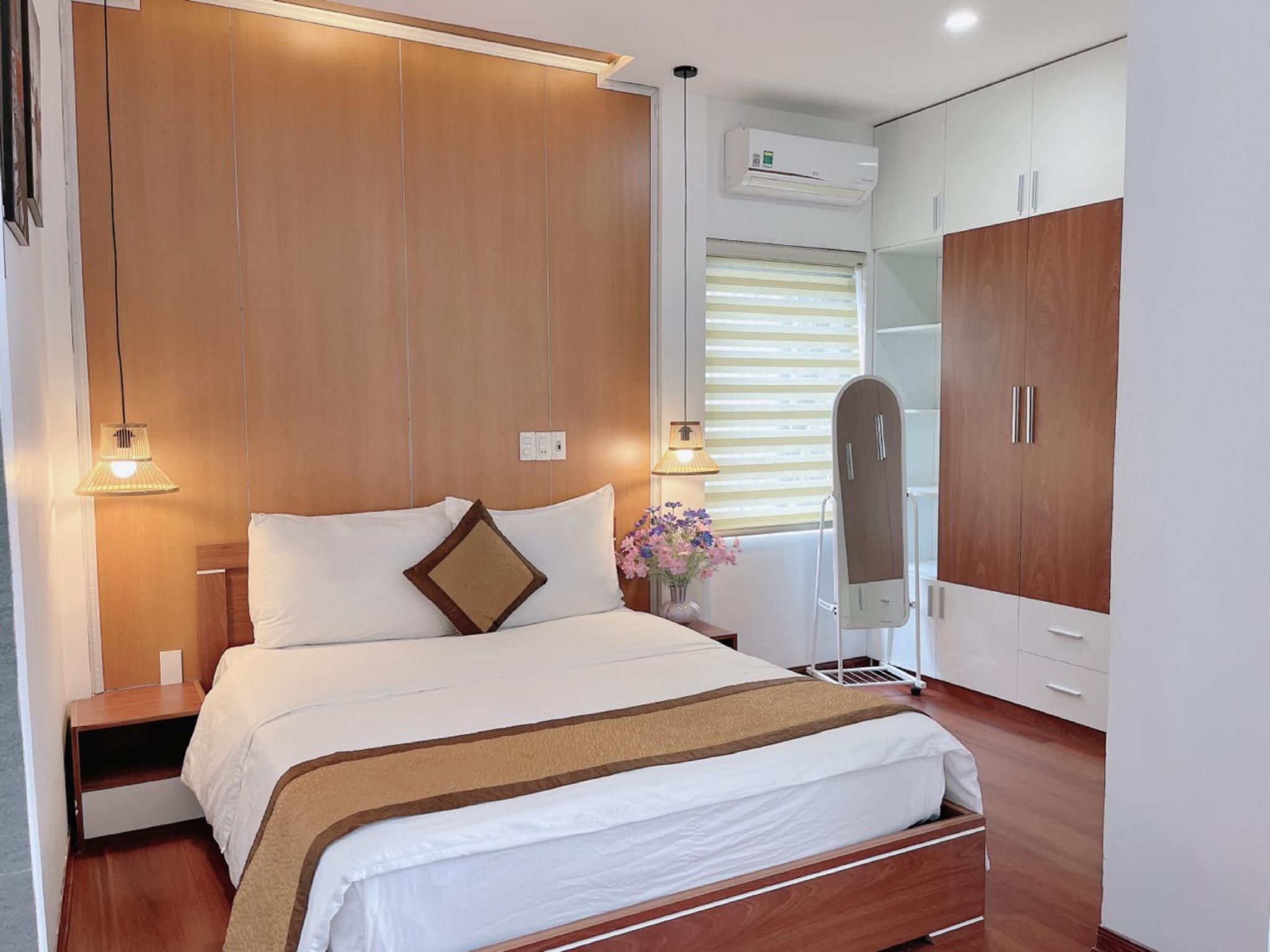 King Garden View Room