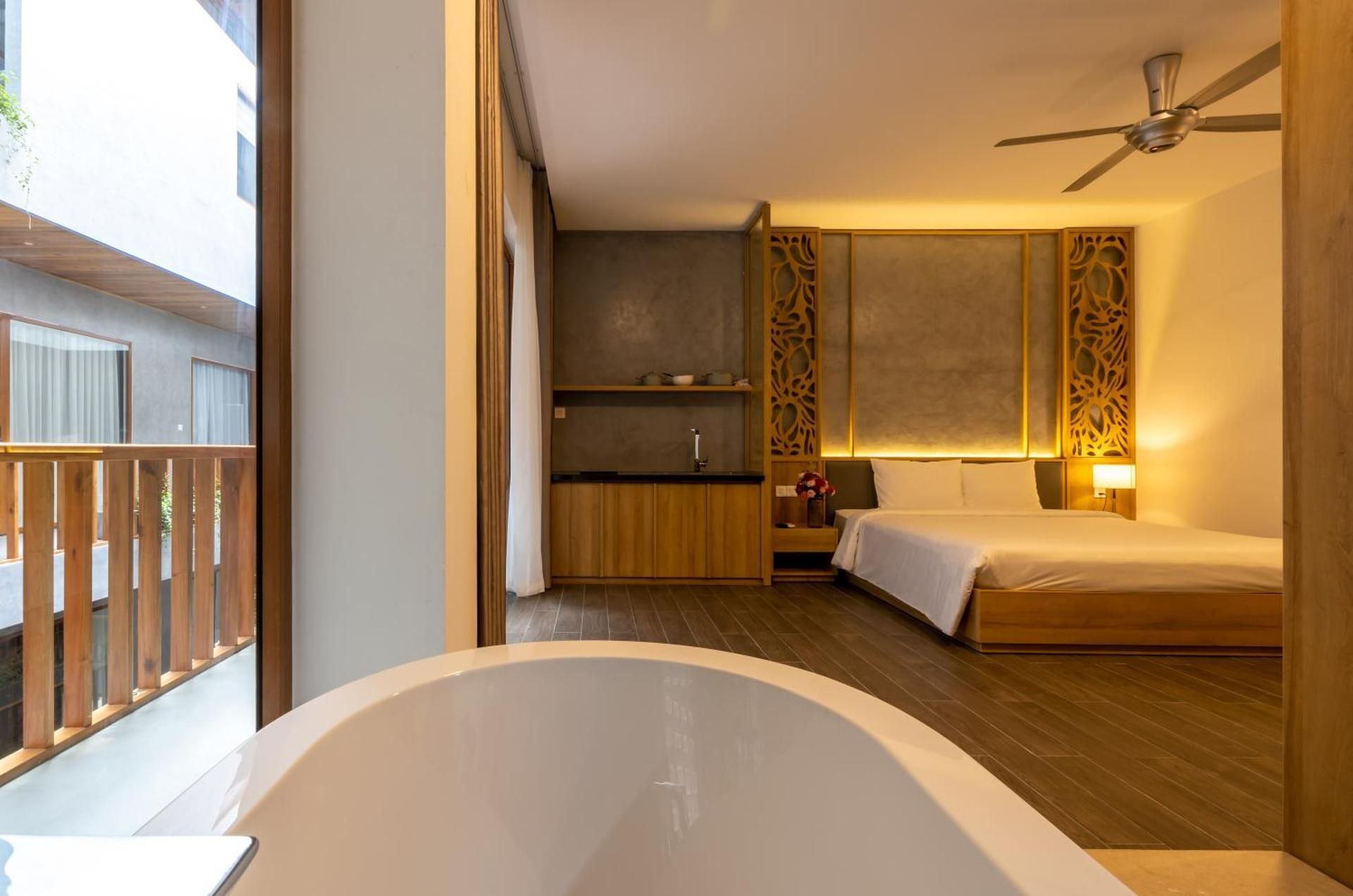 King Room with Spa Bath