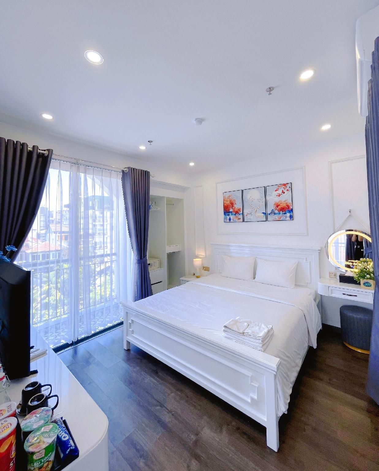 One Bedroom Apartment