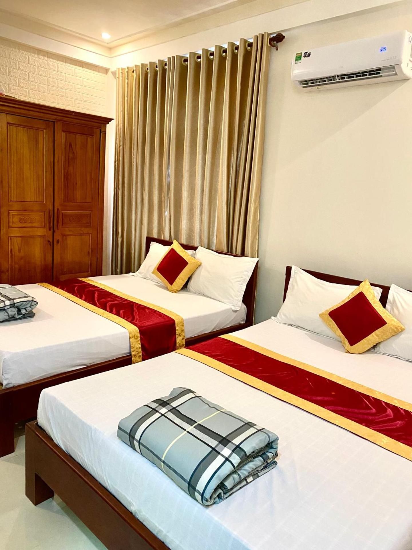 Large Twin Room