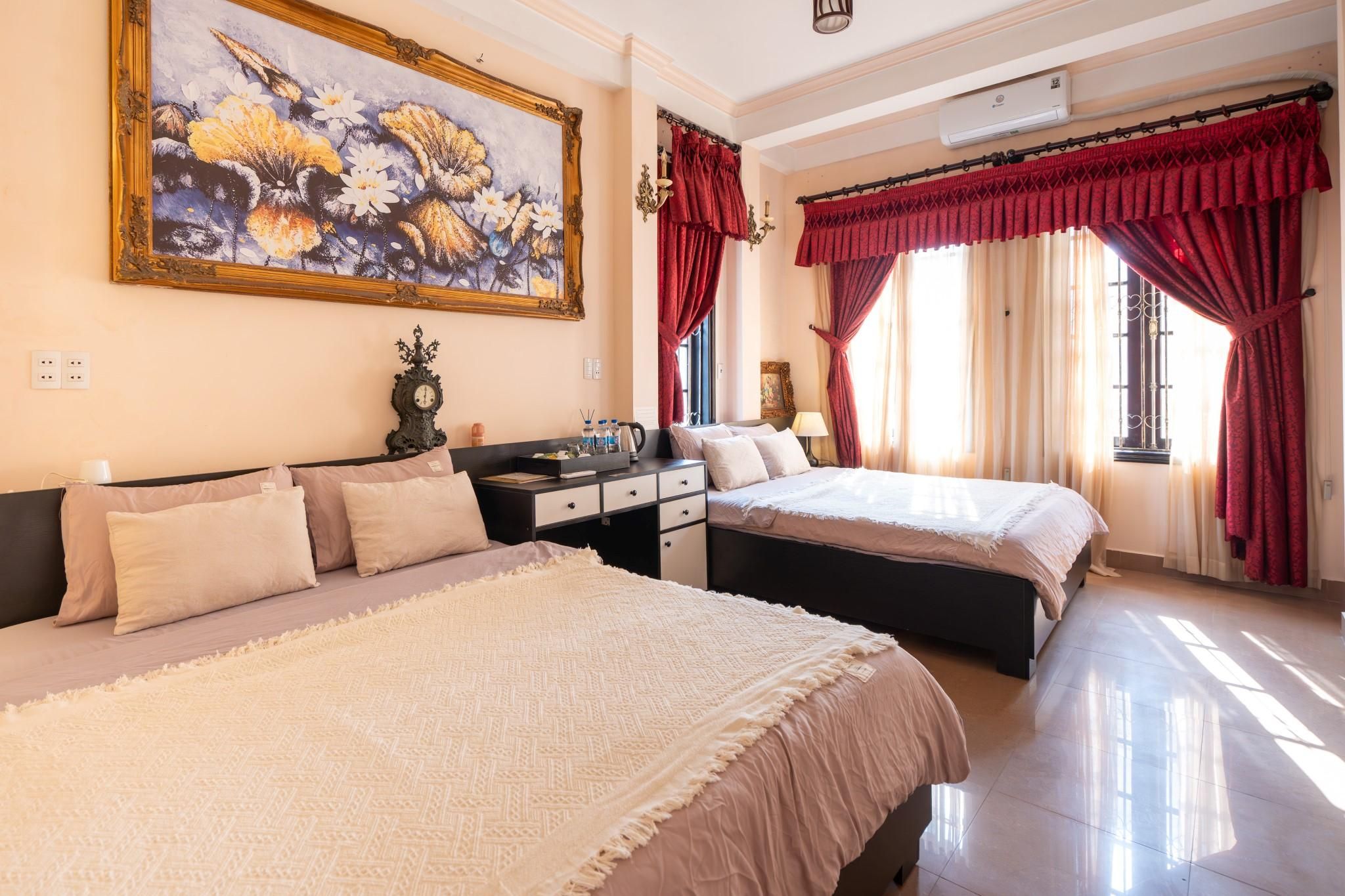 Quadruple Room with Bathtub