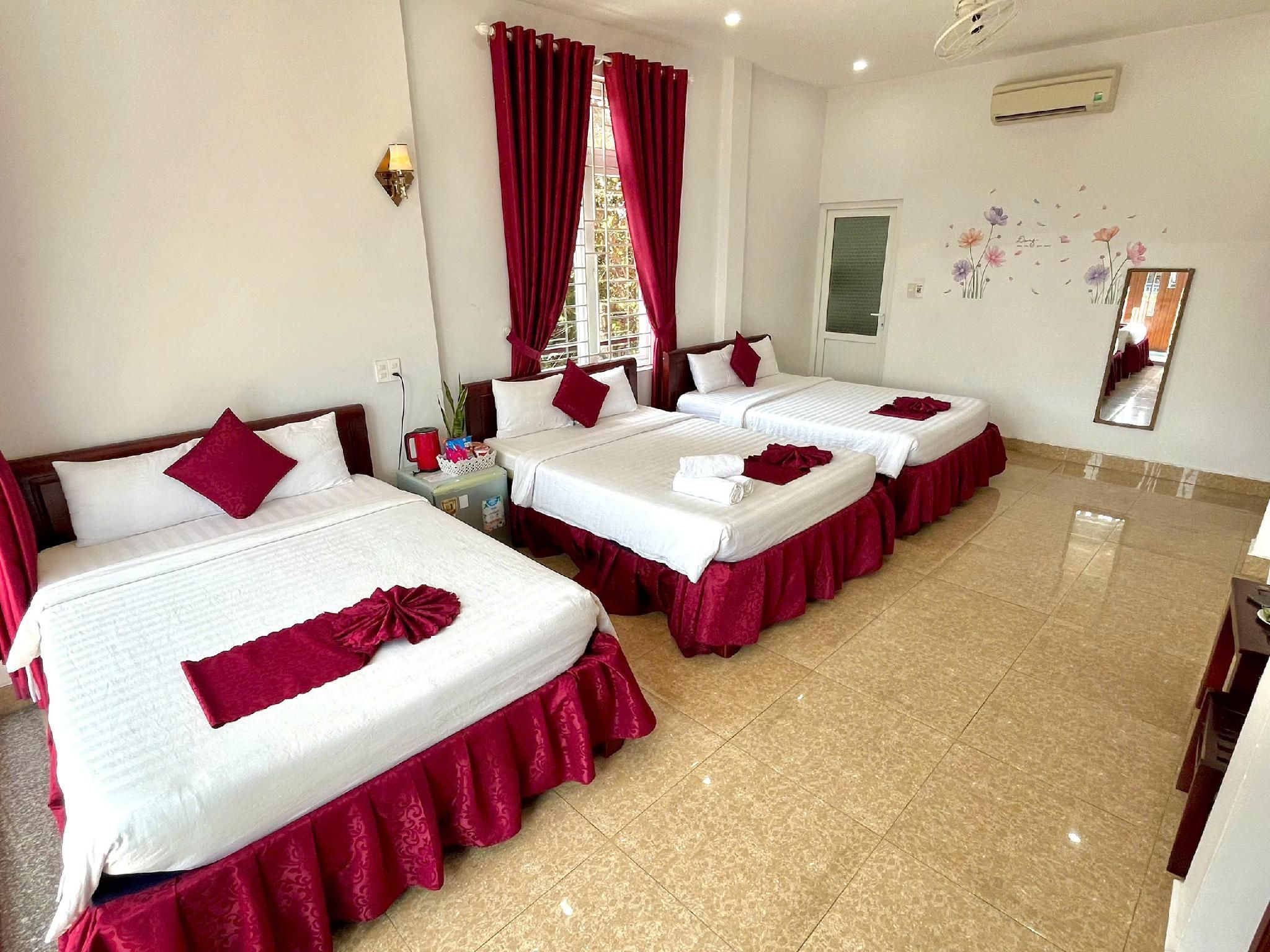 Deluxe Family Room - Deluxe floor
