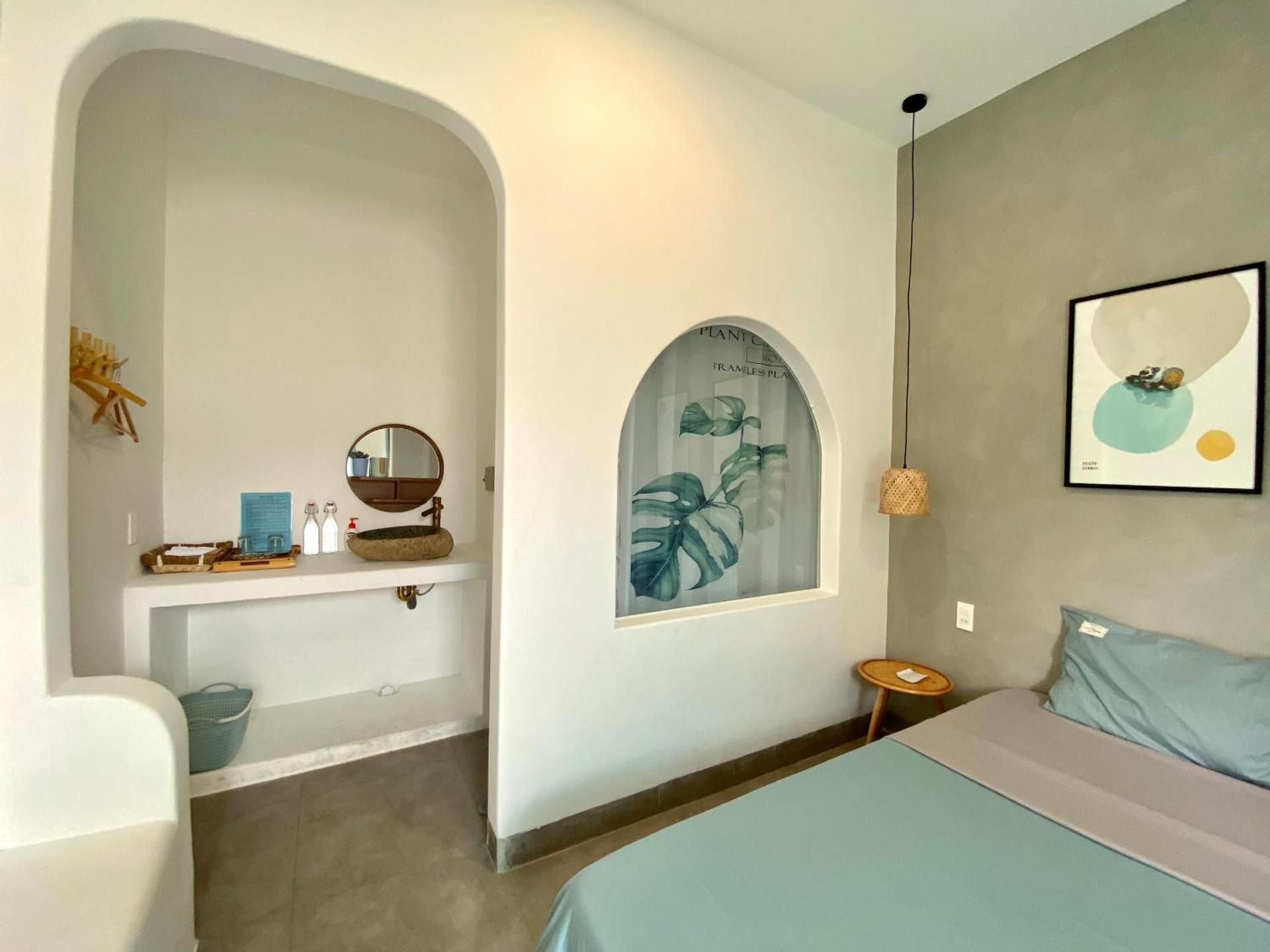 Queen Room with Garden View