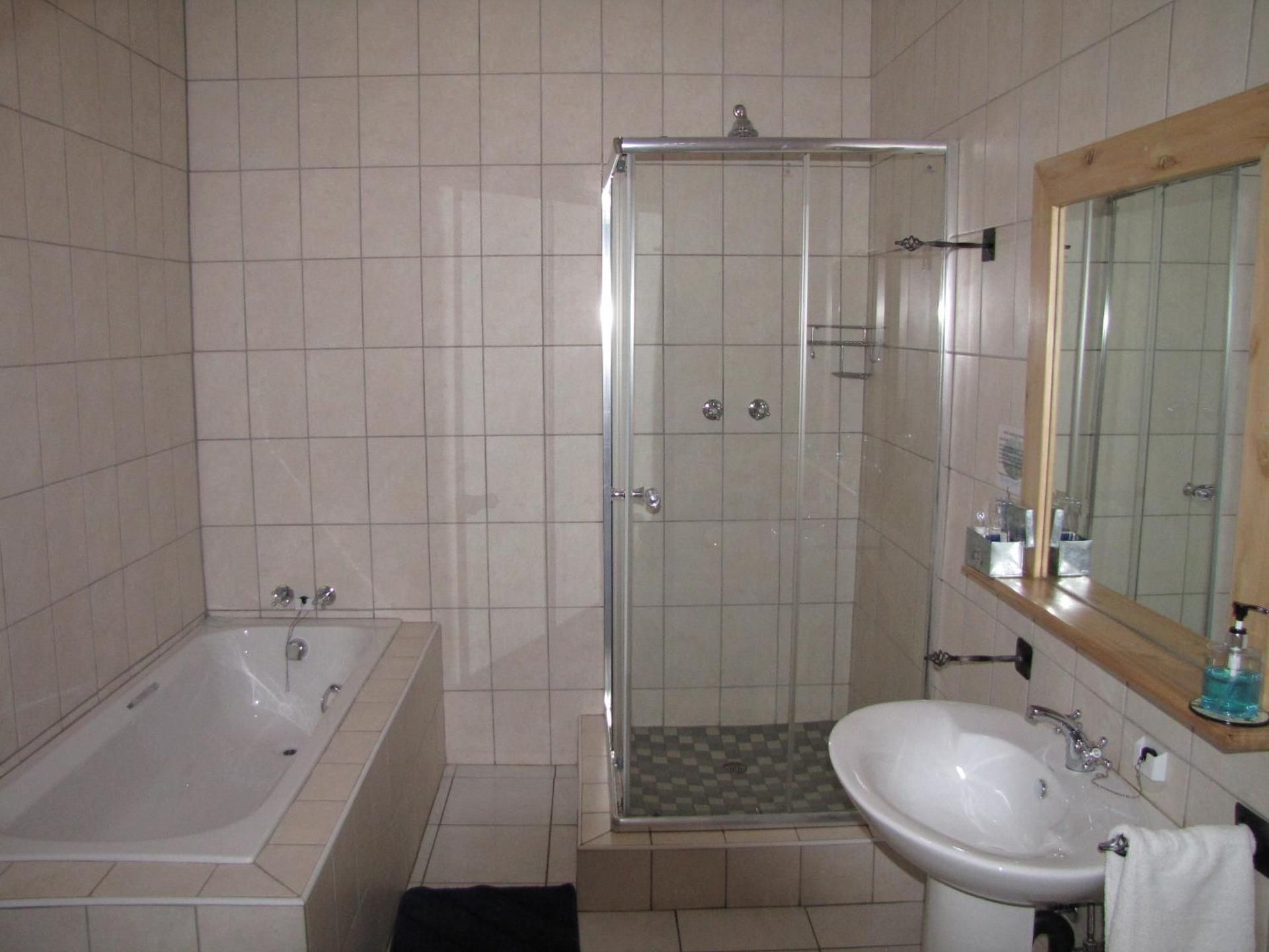 Bel Air Guest House Deluxe Queen Suite