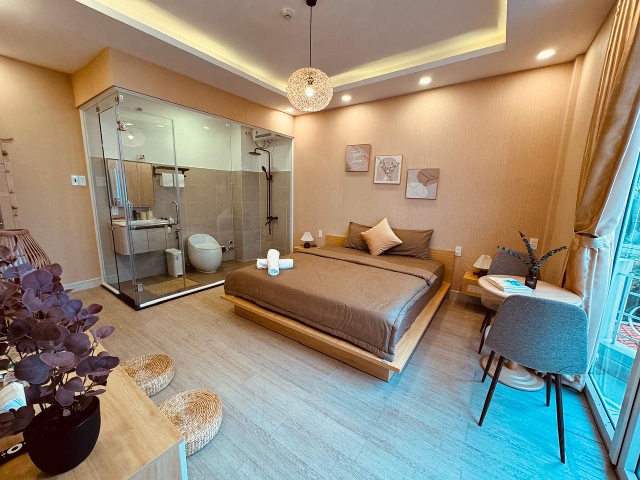 Super Deluxe Double Room with Balcony