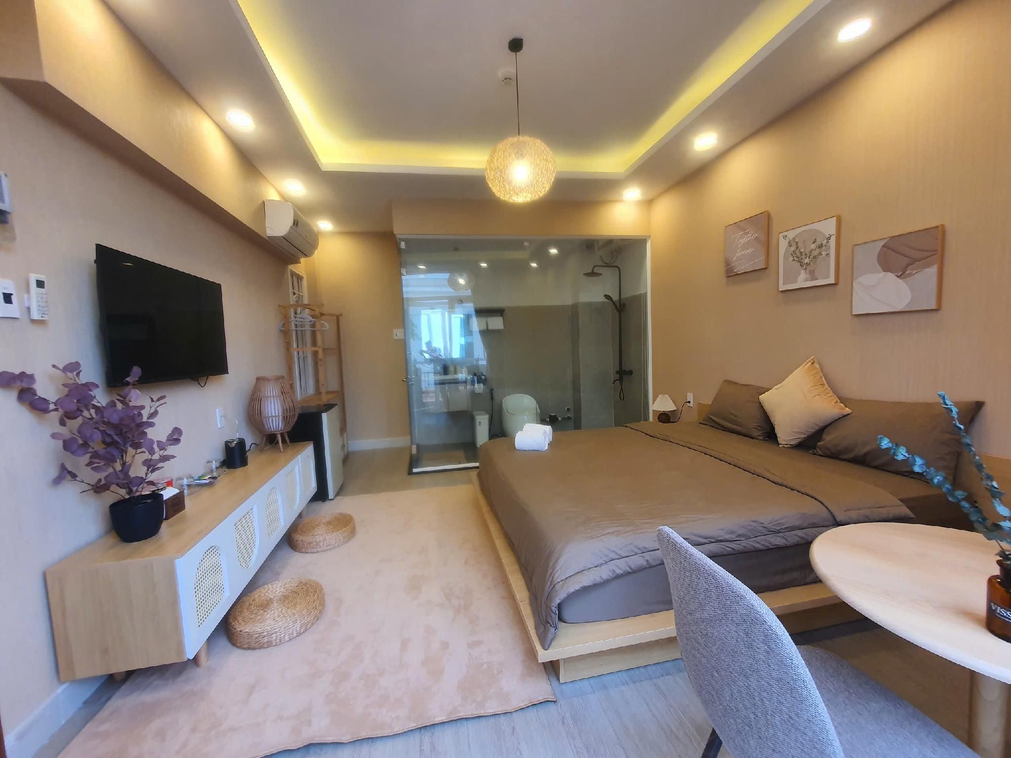 Super Deluxe Double Room with Balcony