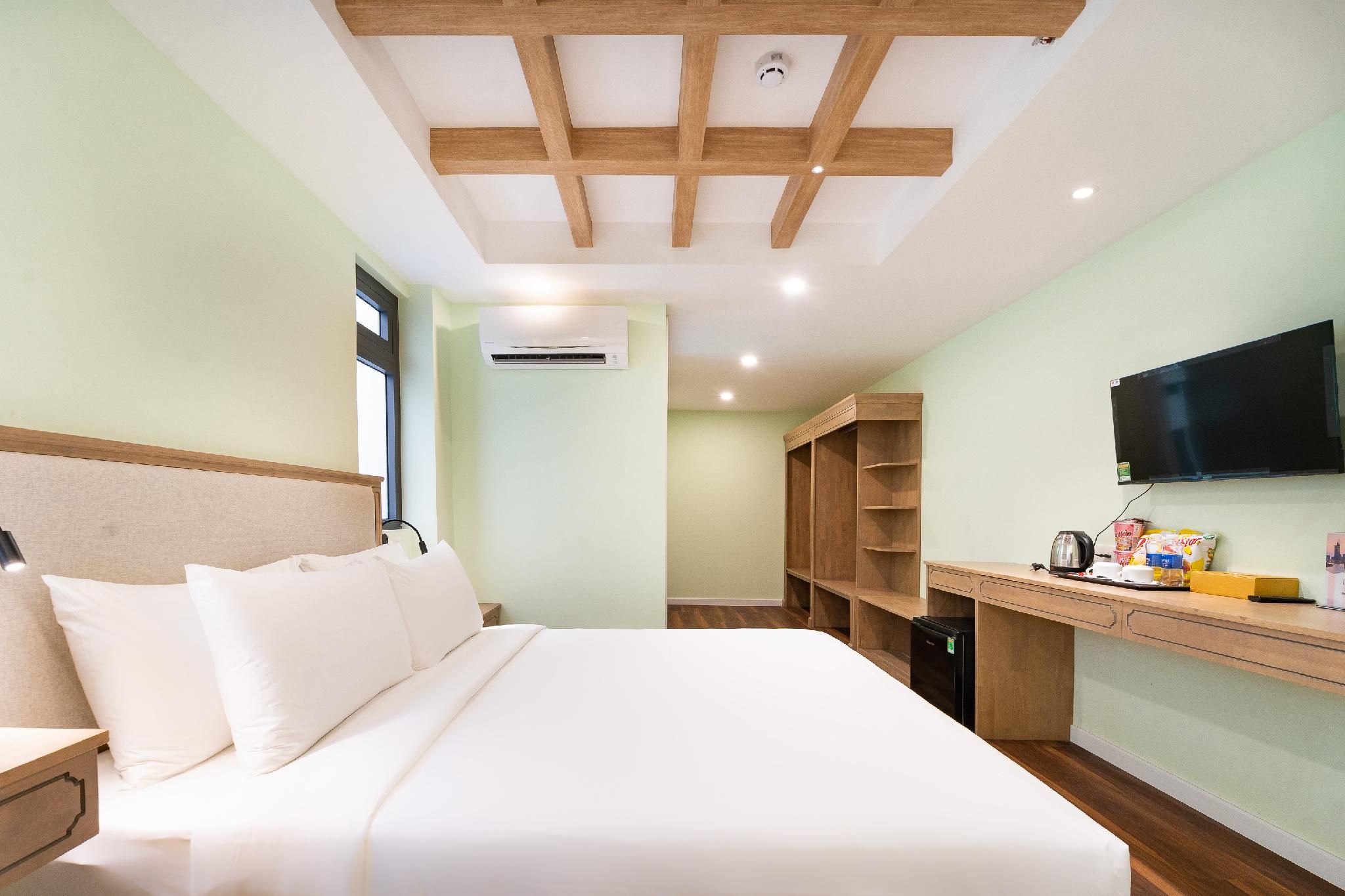 Premier City View Room