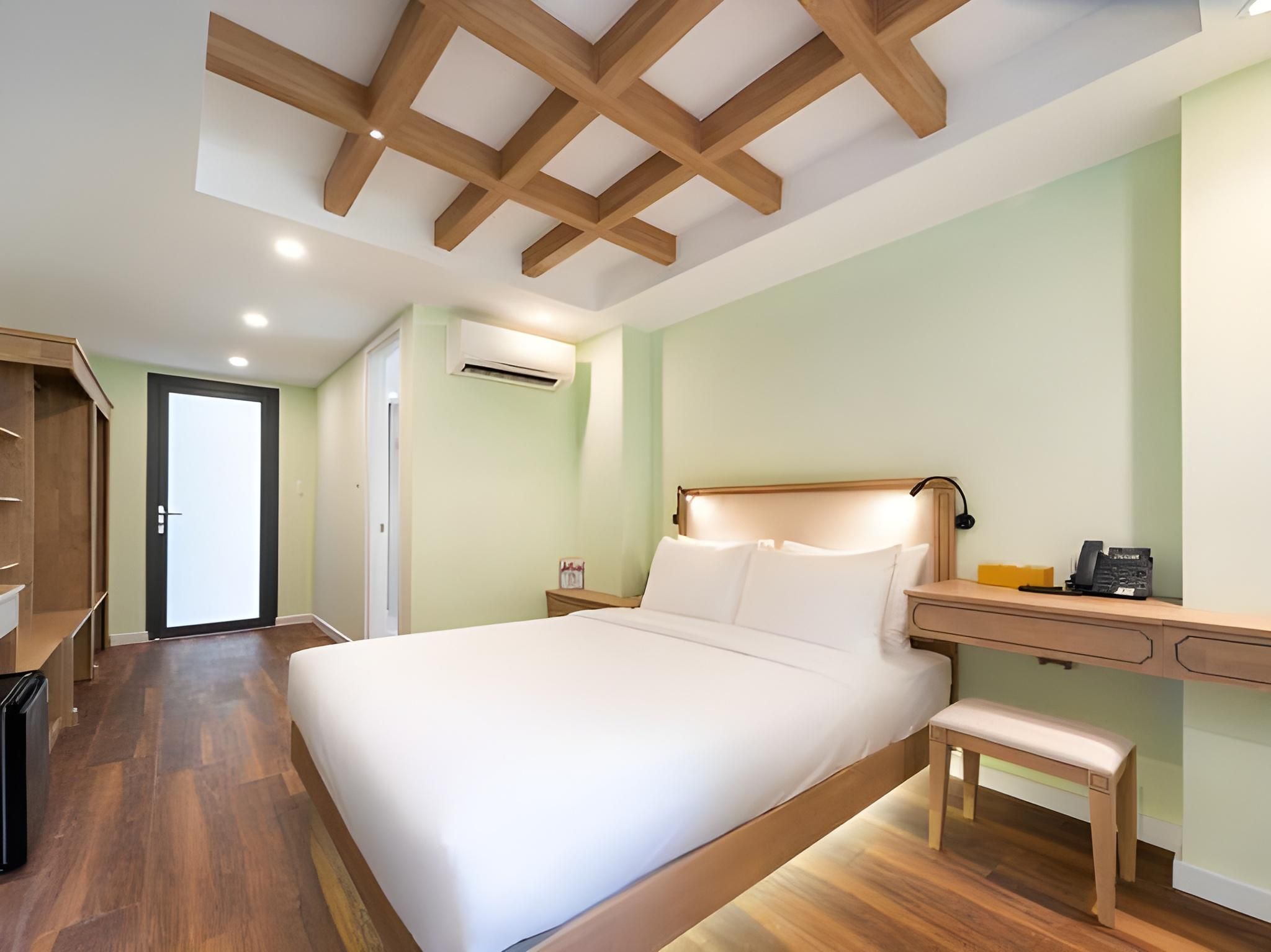 Superior - 1 King Bed