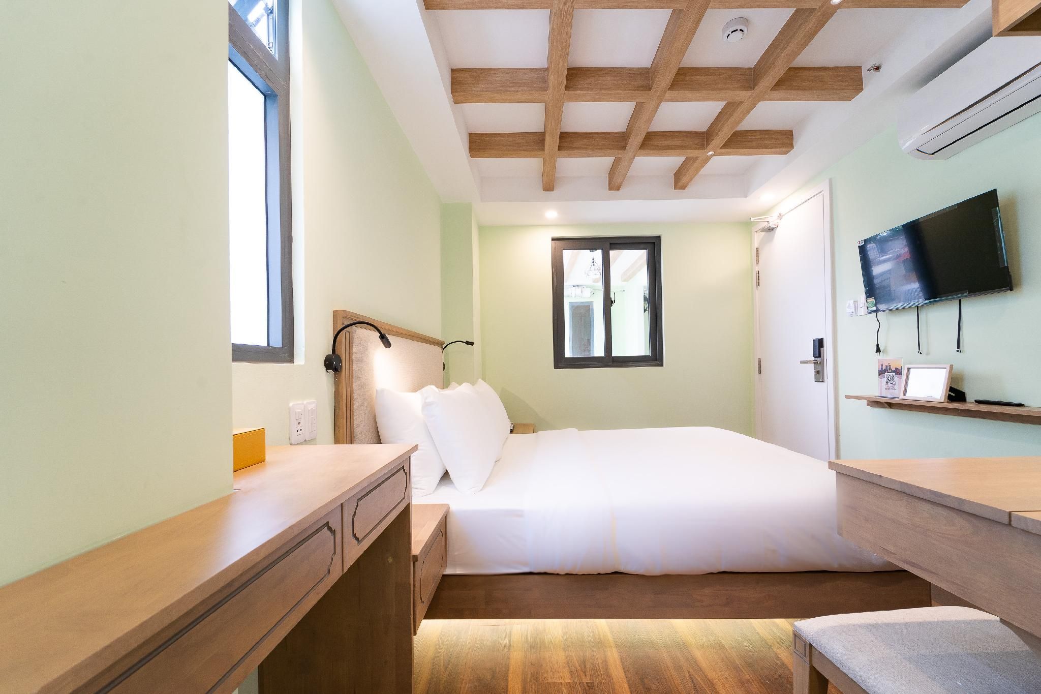 Superior - 1 King Bed