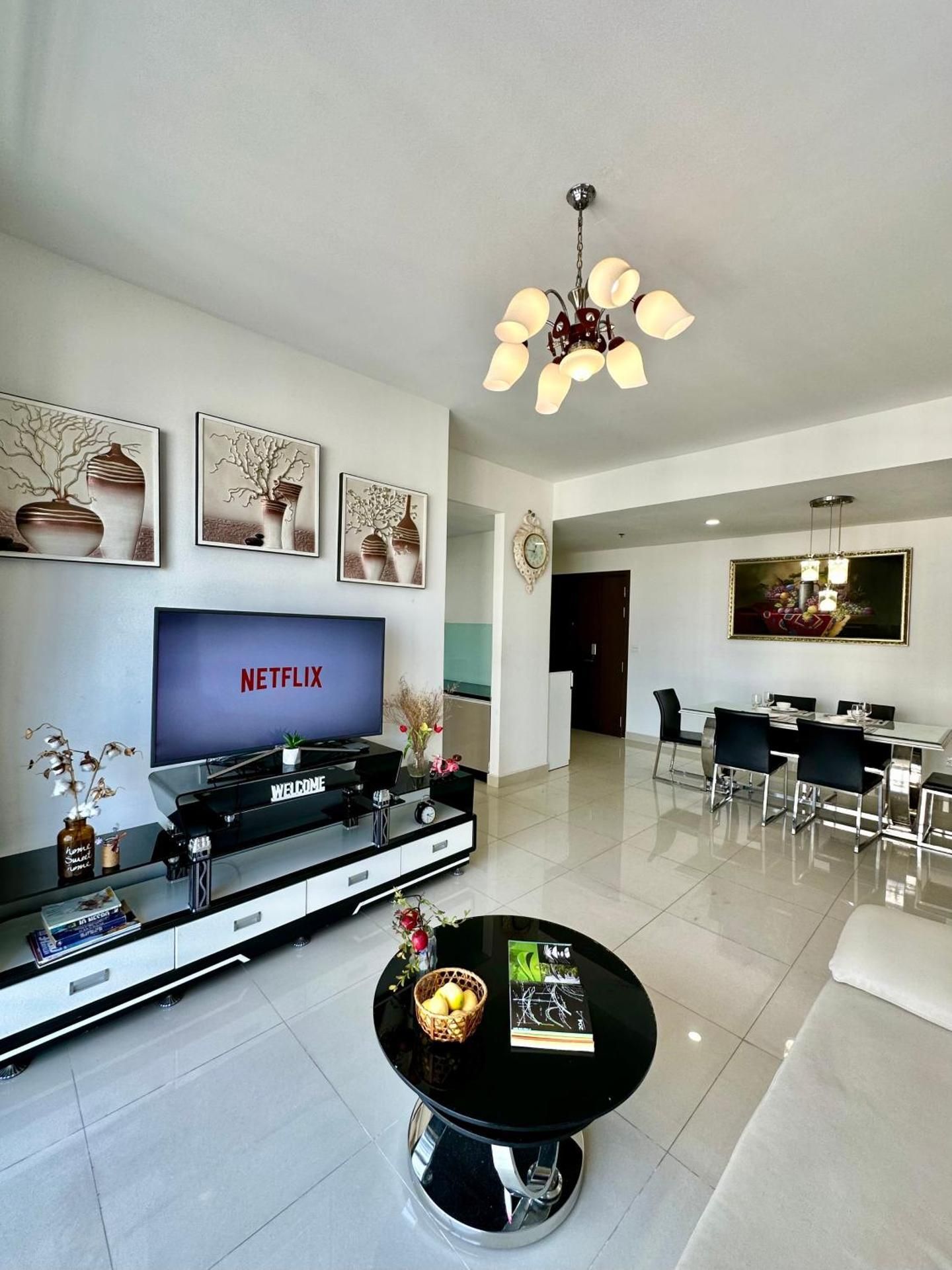 shared lounge/tv area