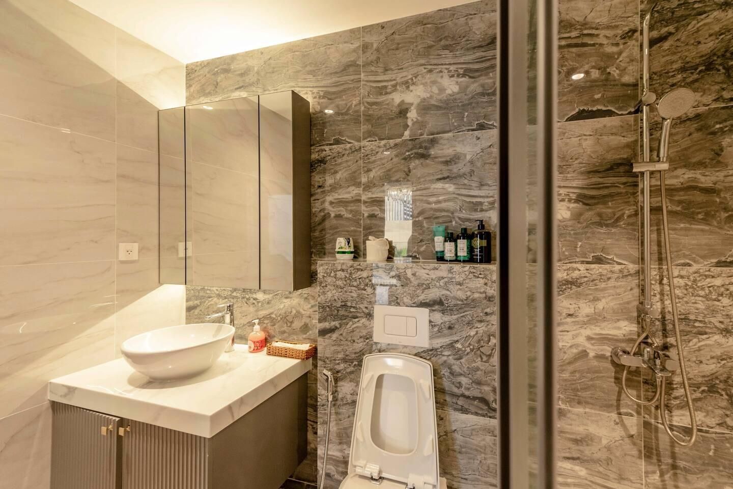 1-Bedroom Condo