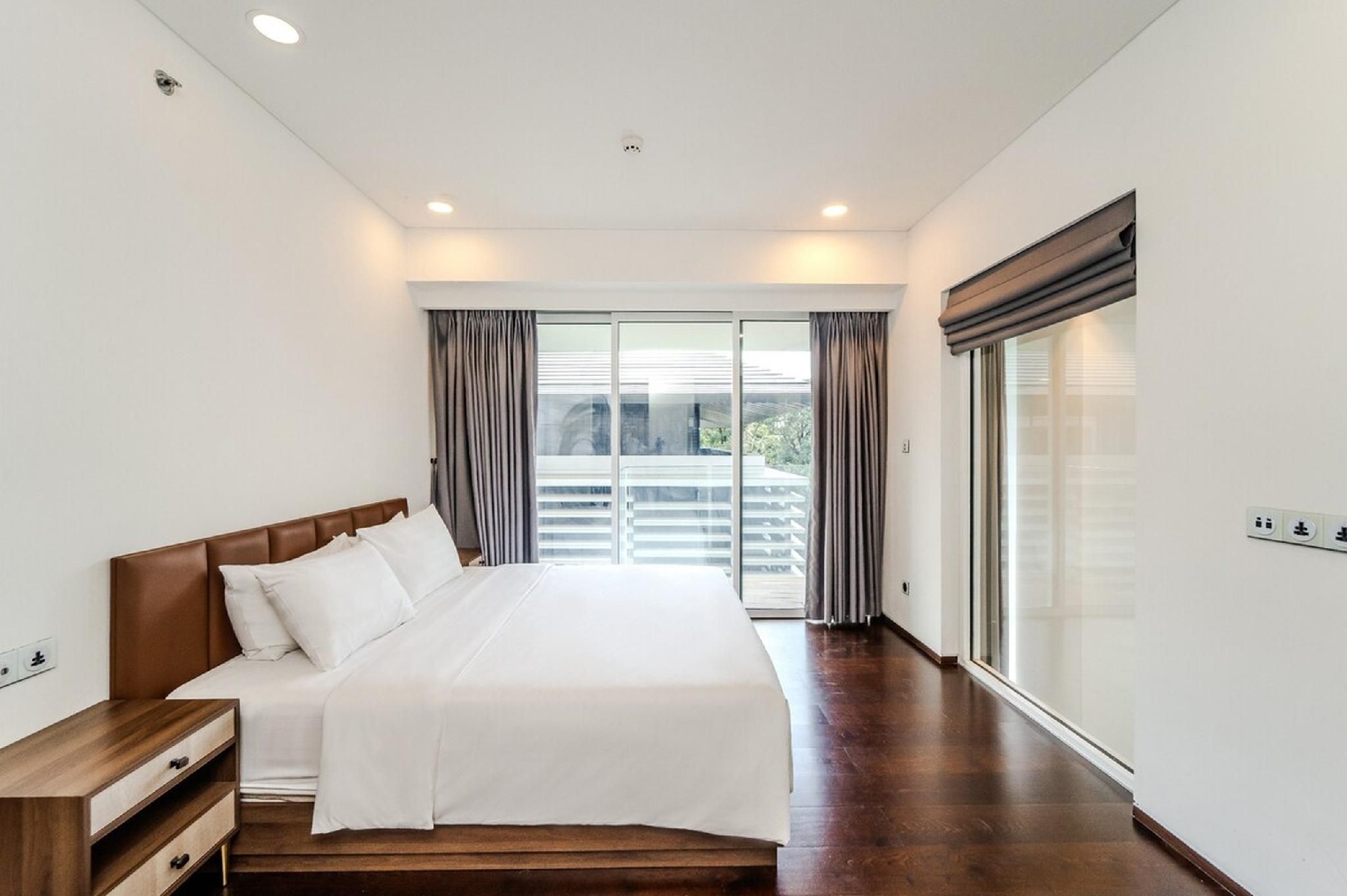 4 Bedroom Apartment