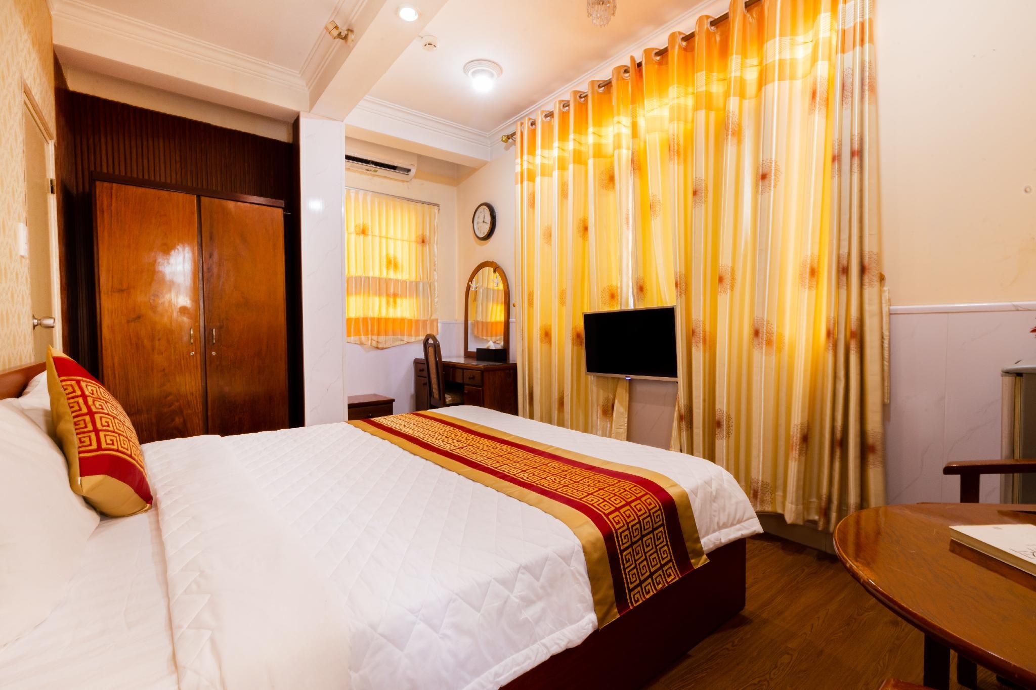 Queen Room