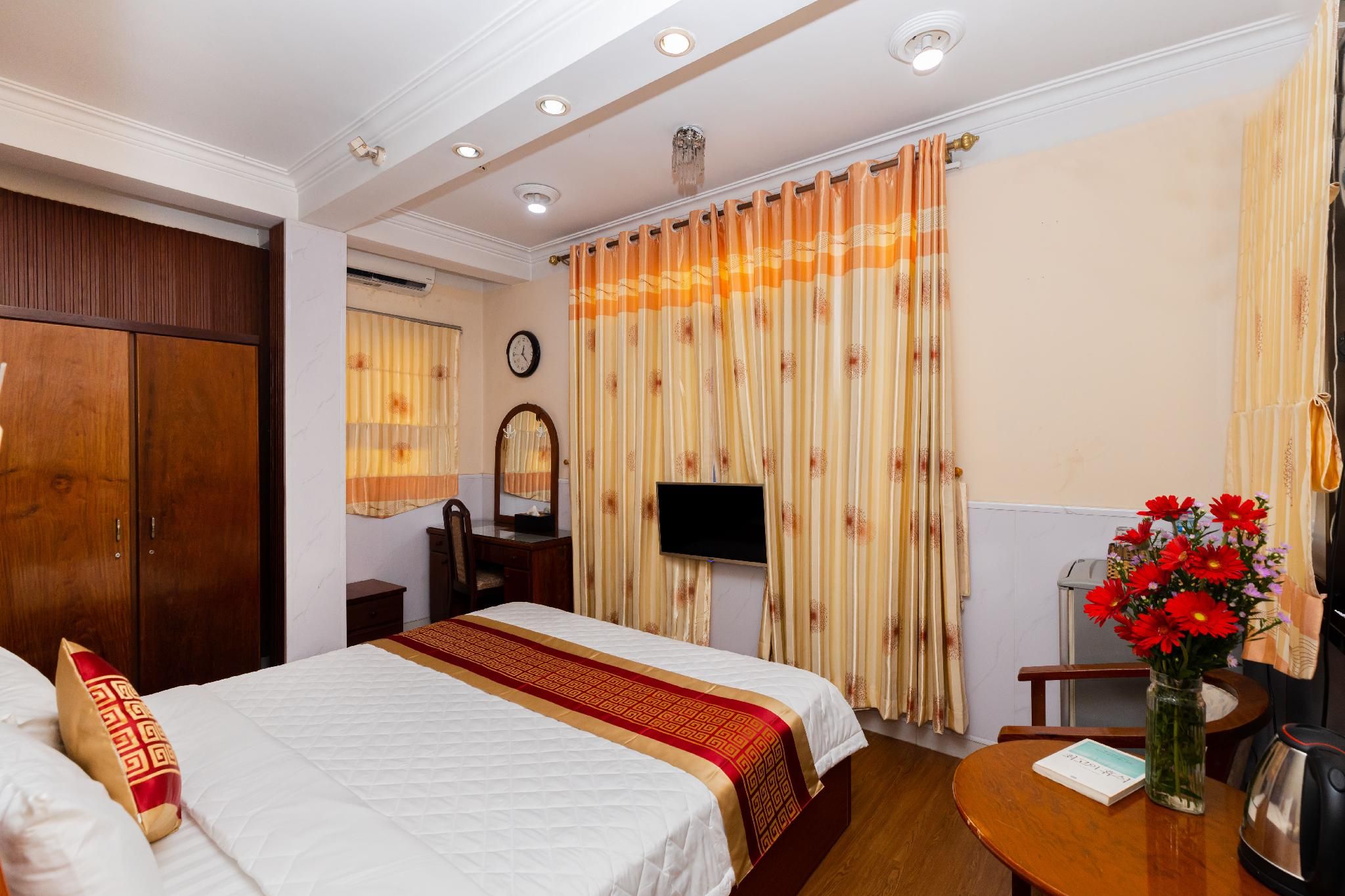 Queen Room