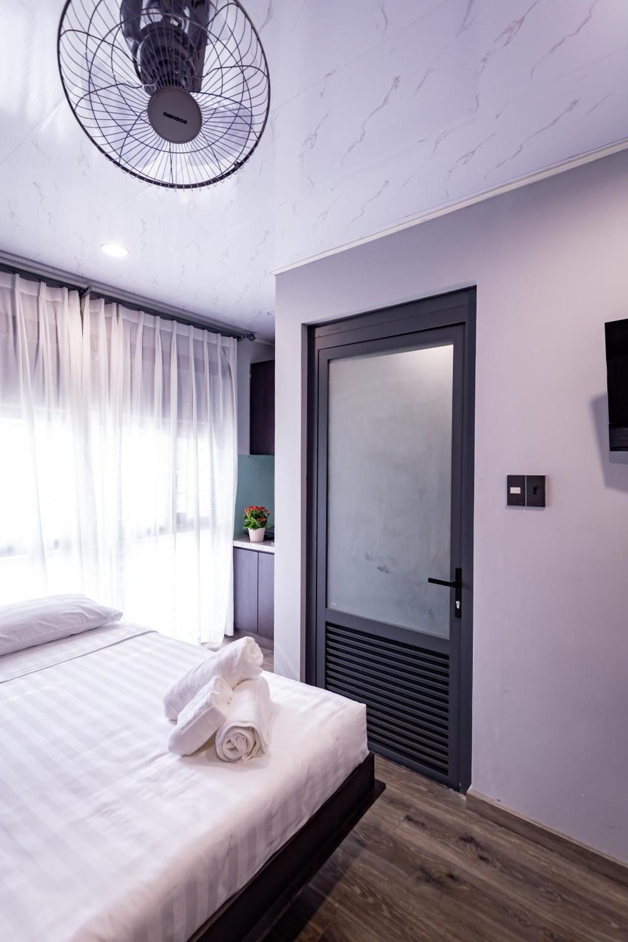 Budget Double Room with Private Bathroom