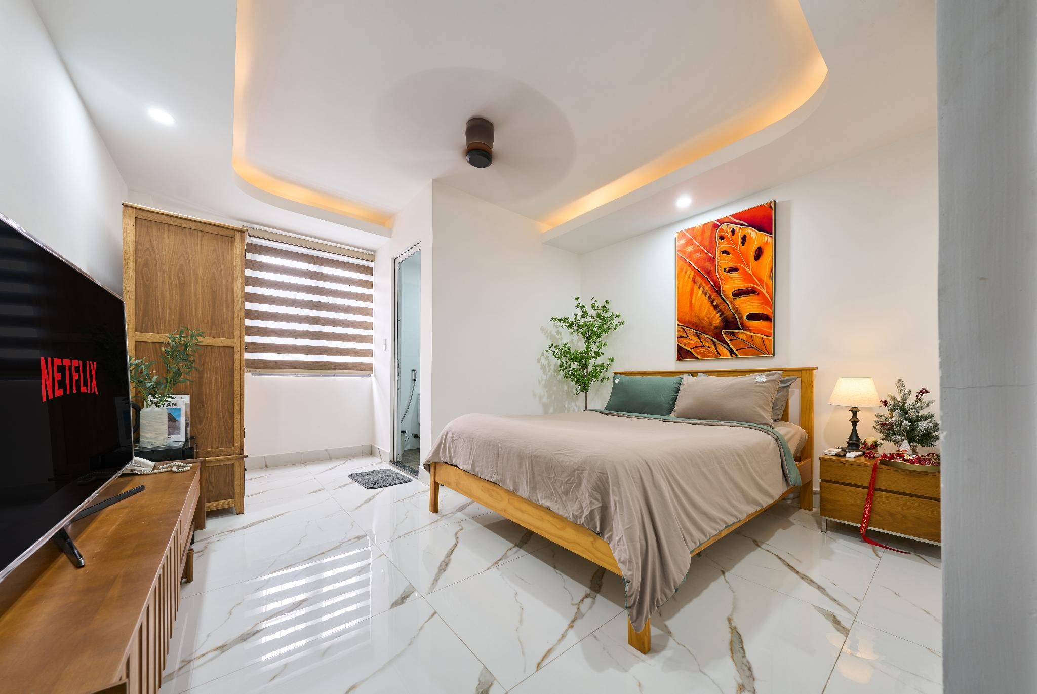 Deluxe - 1 King Bed