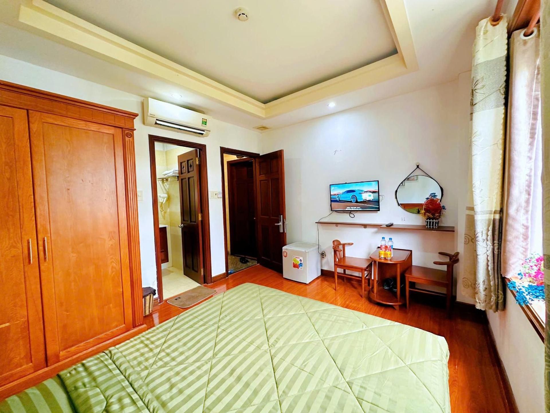Queen Room