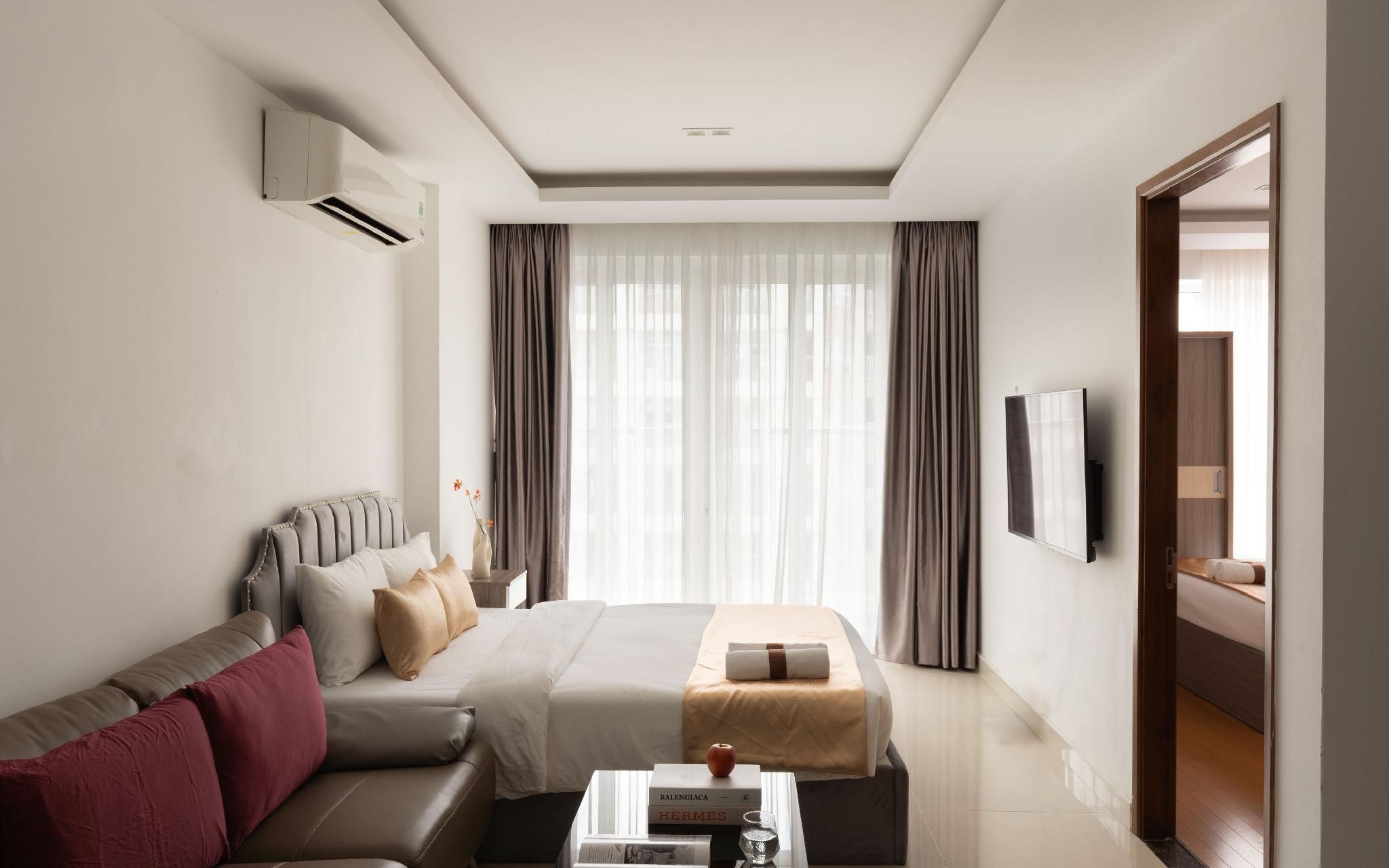 Emily Residence Luxury Skycenter Sai Gon Airport Suite Family Garden Pool 3