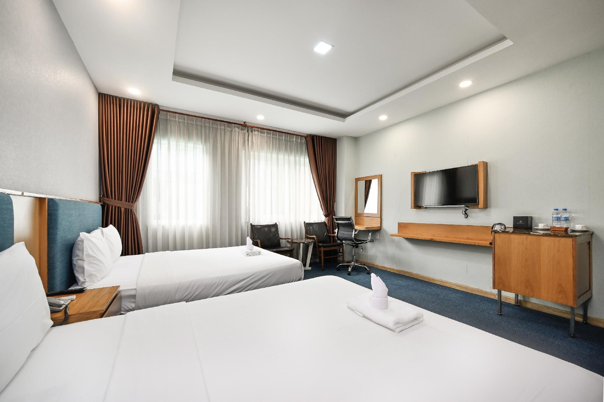 Premier Deluxe Twin Room