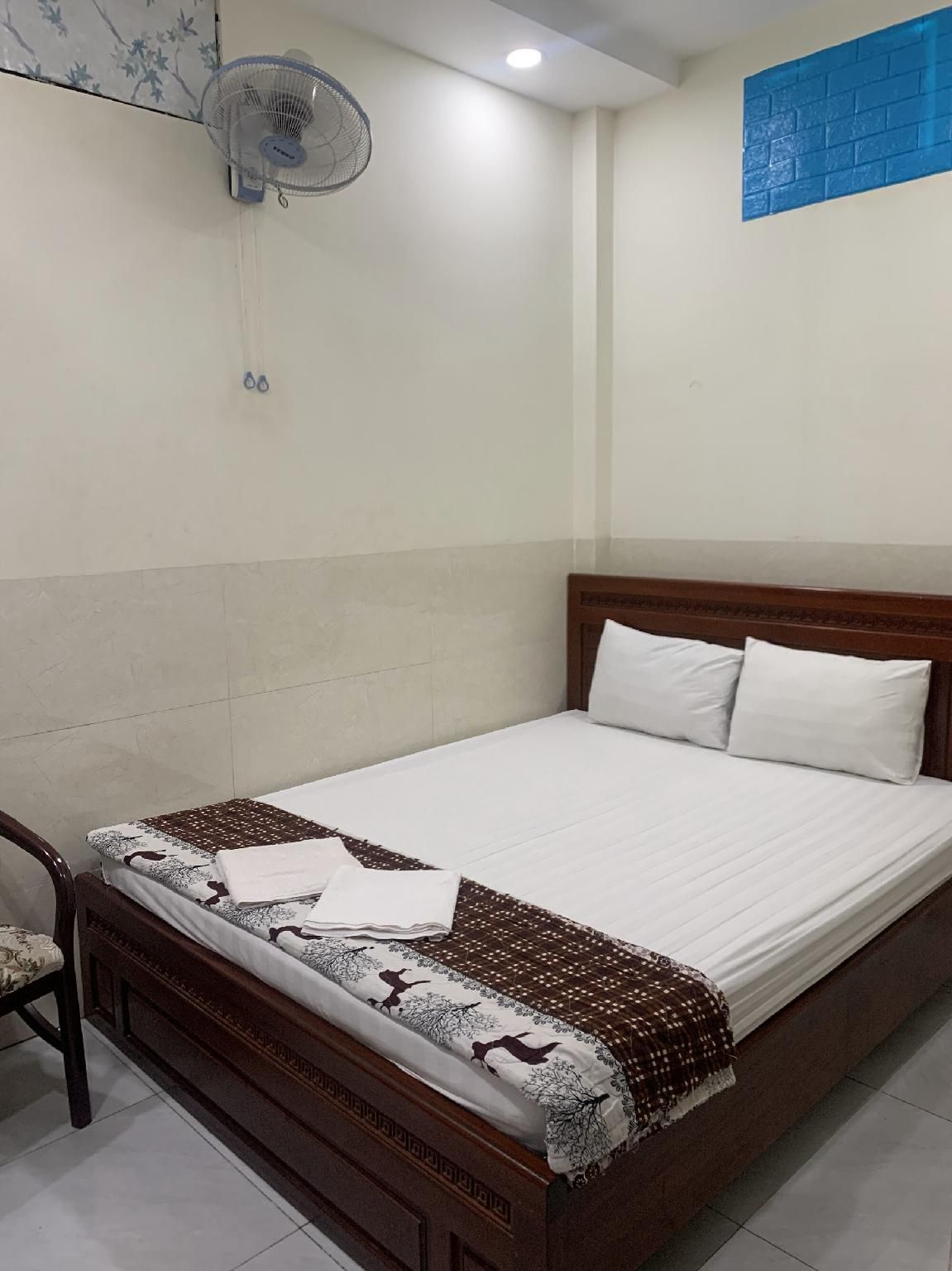 Ngoc Quy Hotel Standard Room 2