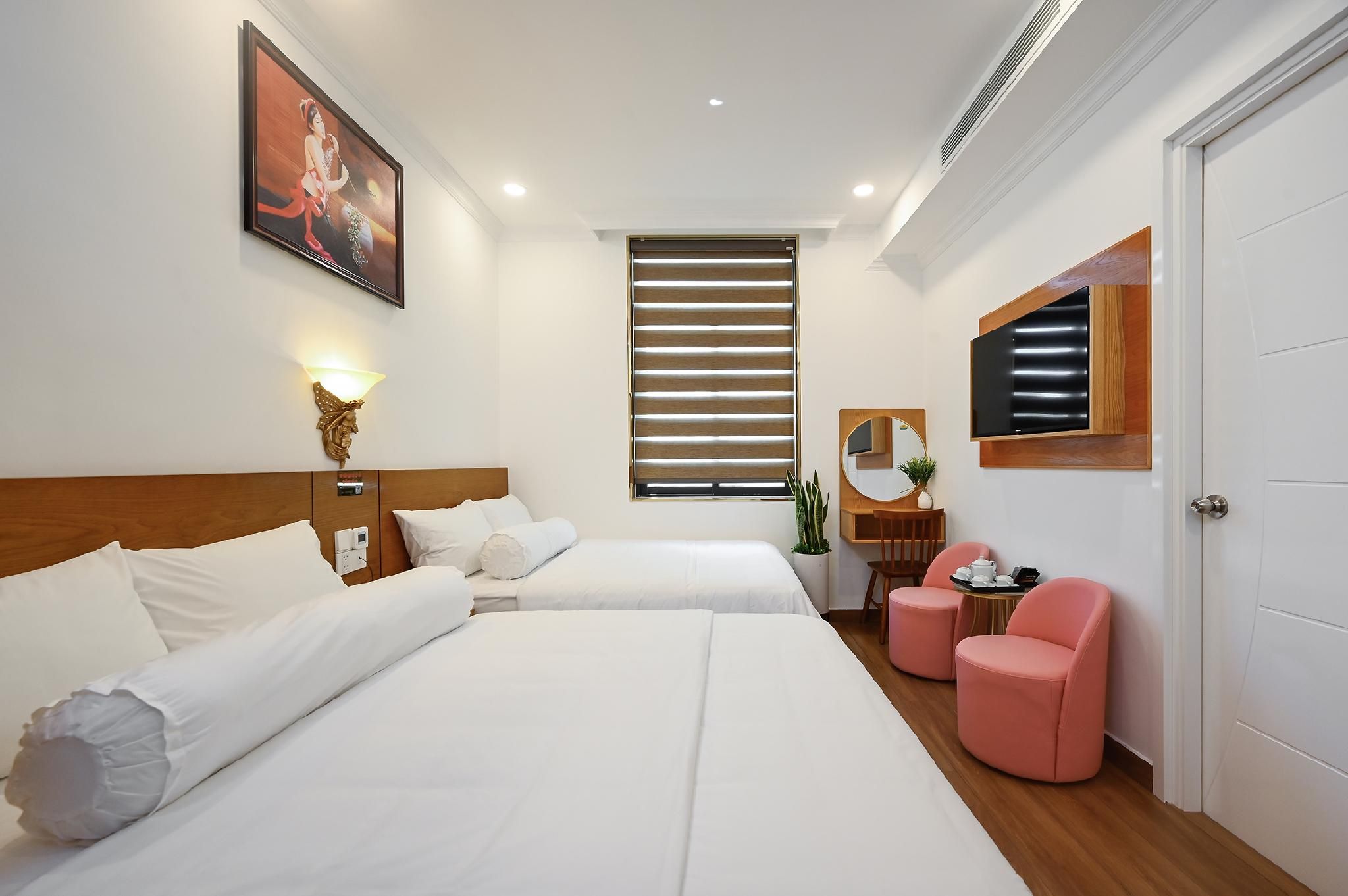 Deluxe Quadruple Room with Bathtub