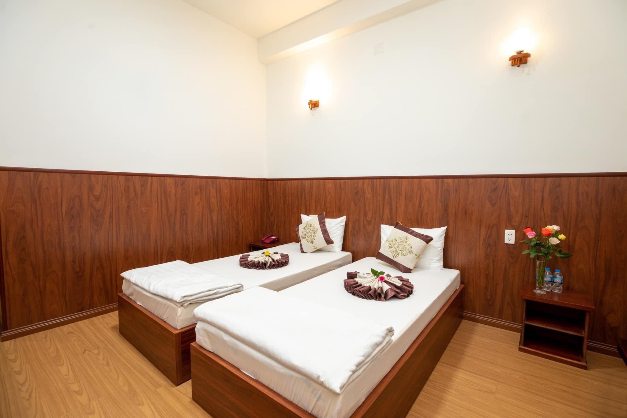 Twin Room with Shower