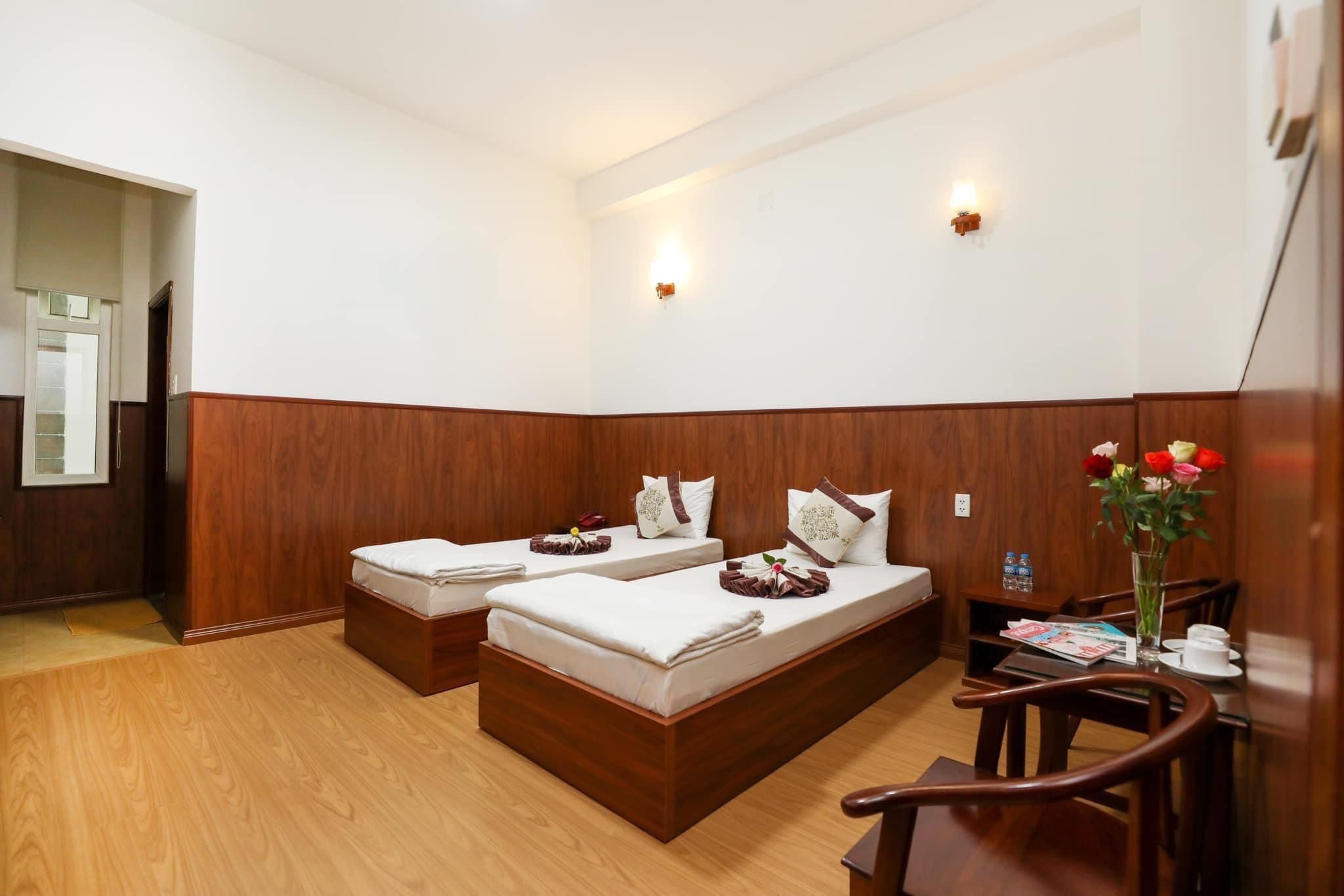 Twin Room with Shower