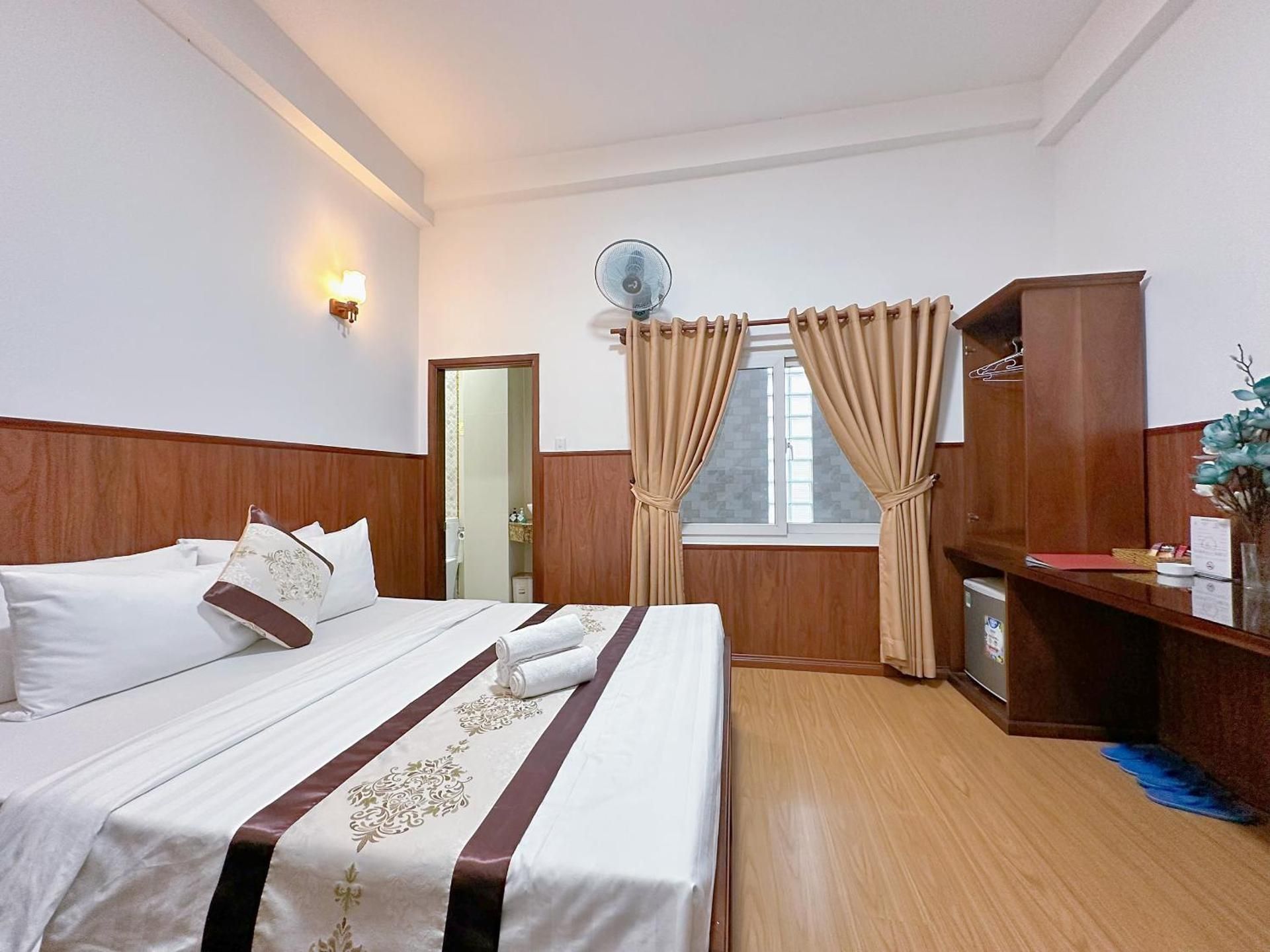 Deluxe Room with Shower