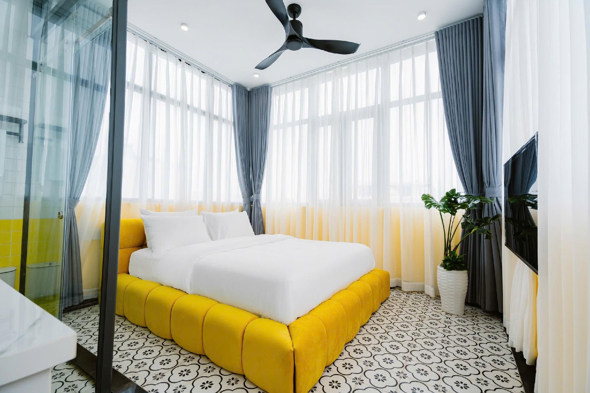 Cosy Hotel Deluxe City View 2