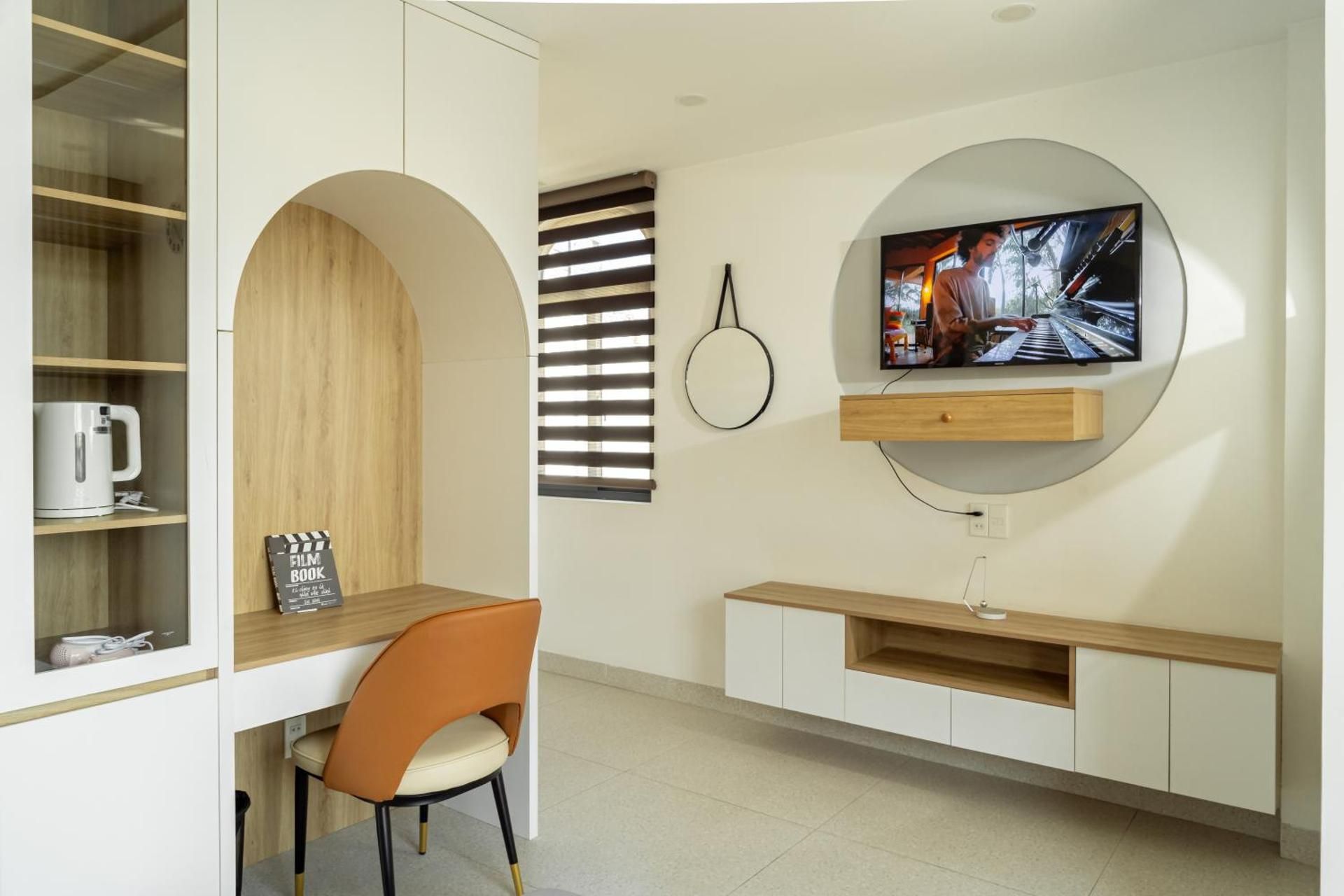 Studio with Garden View