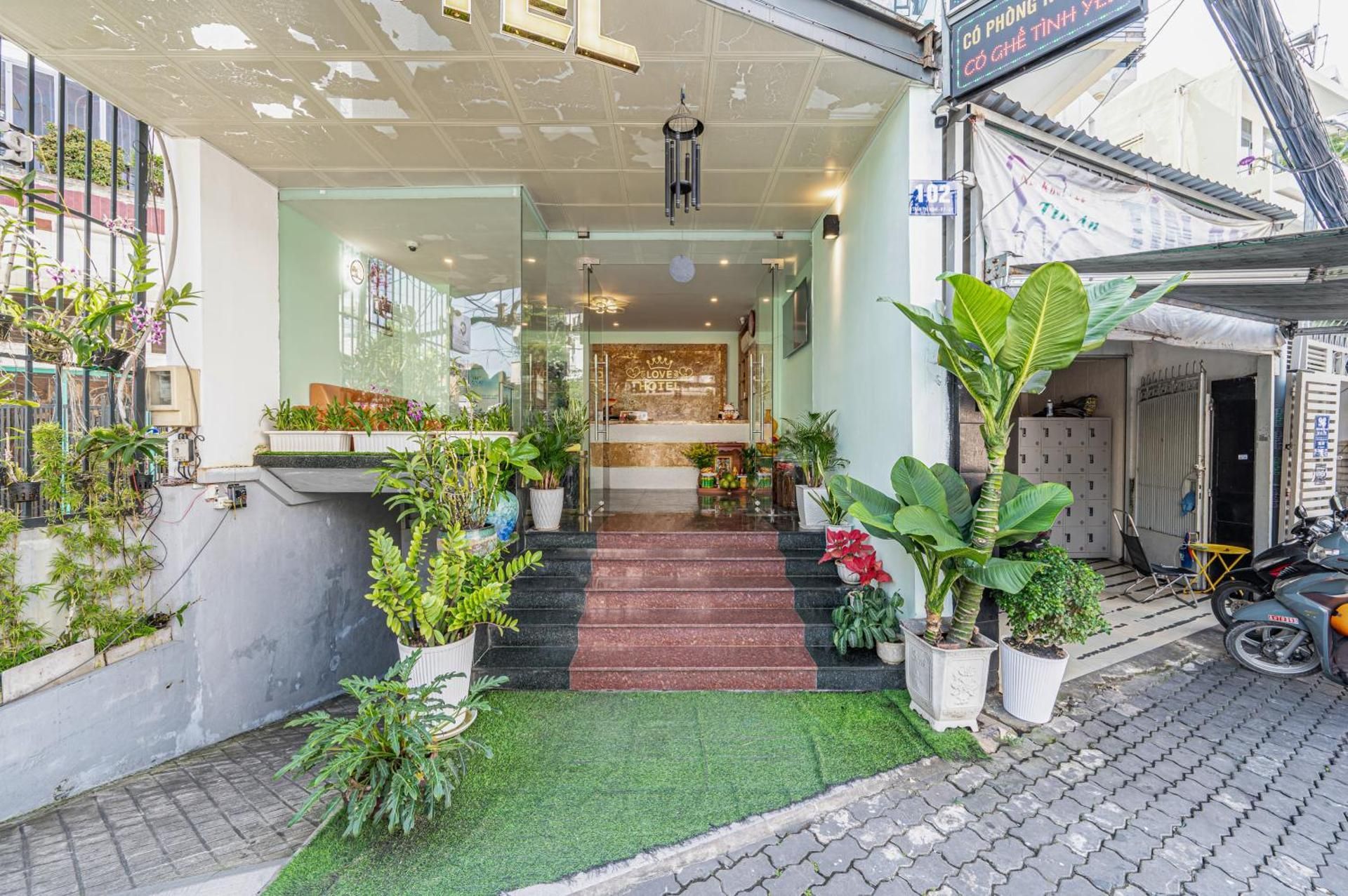 Cozrum - Love Hotel Trần Thị Nghỉ