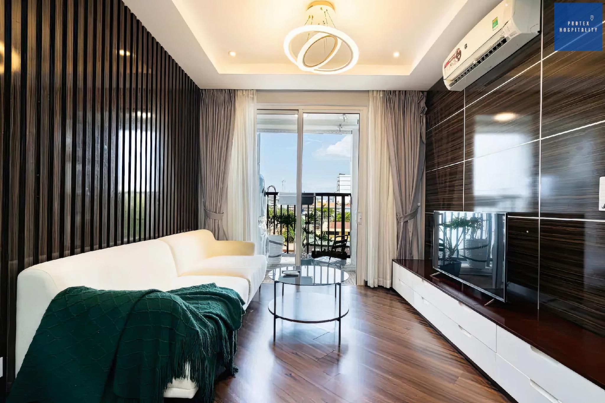 Deluxe 2-Bedroom Apartment