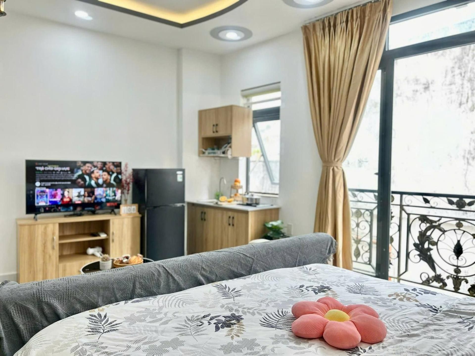 Studio - King Room with Balcony