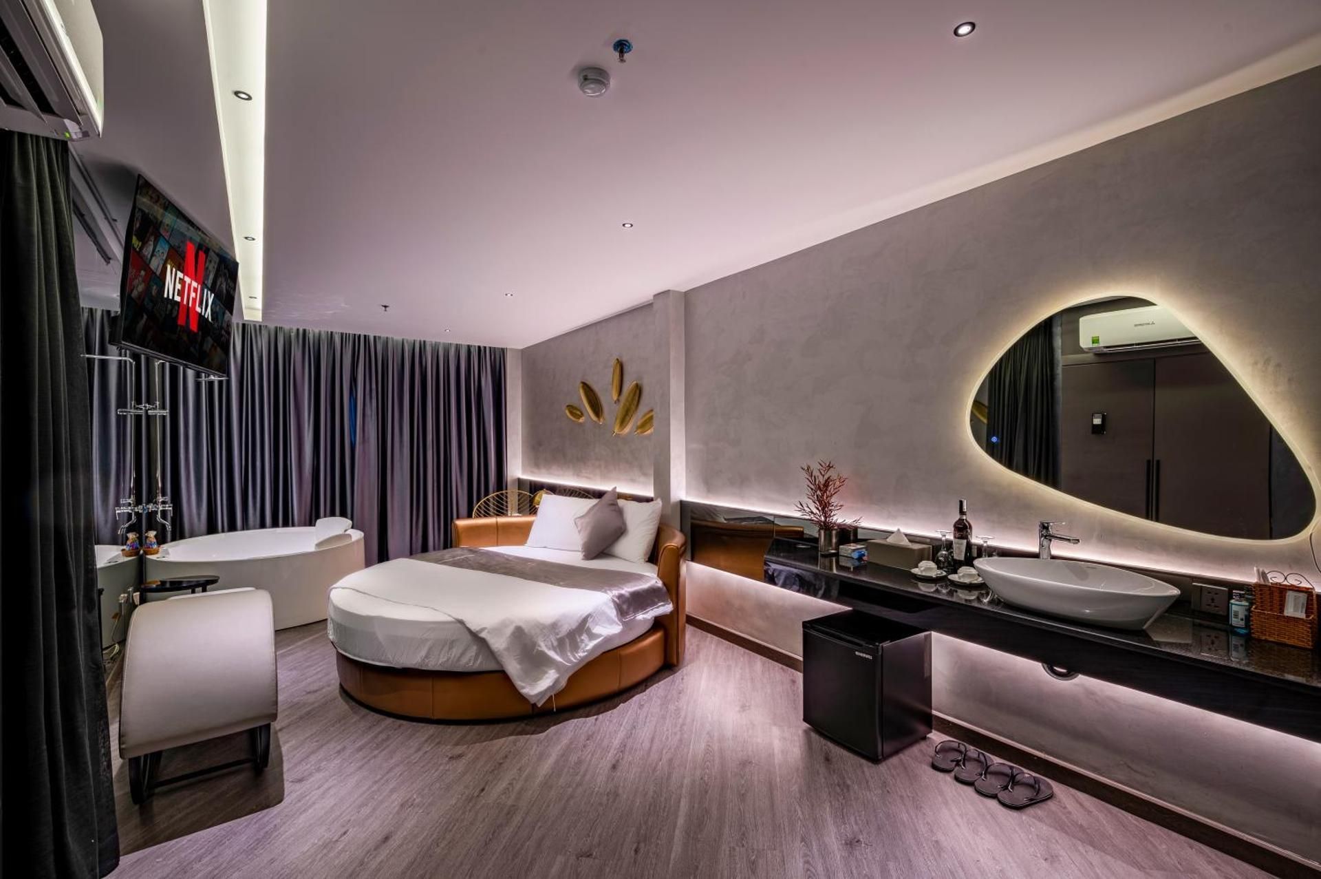 Single Room with Lake View