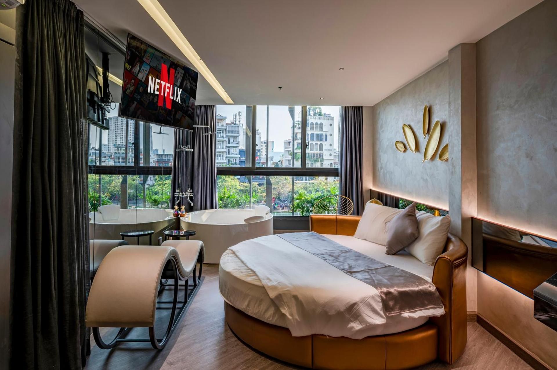 Single Room with Lake View